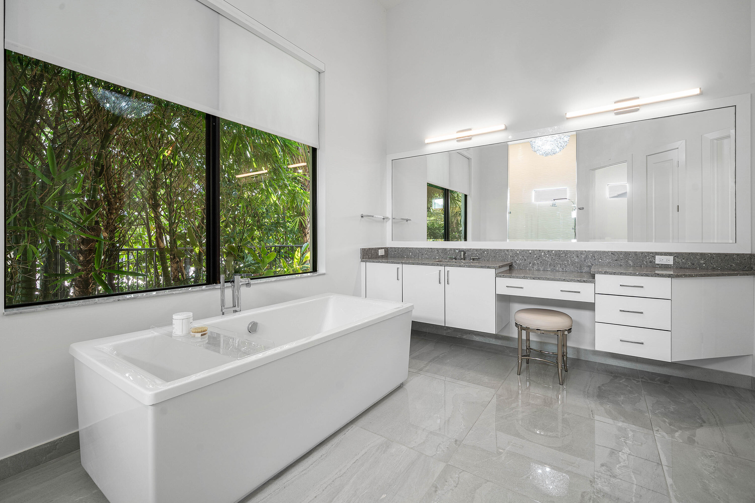 ROYAL PALM POLO - Residential