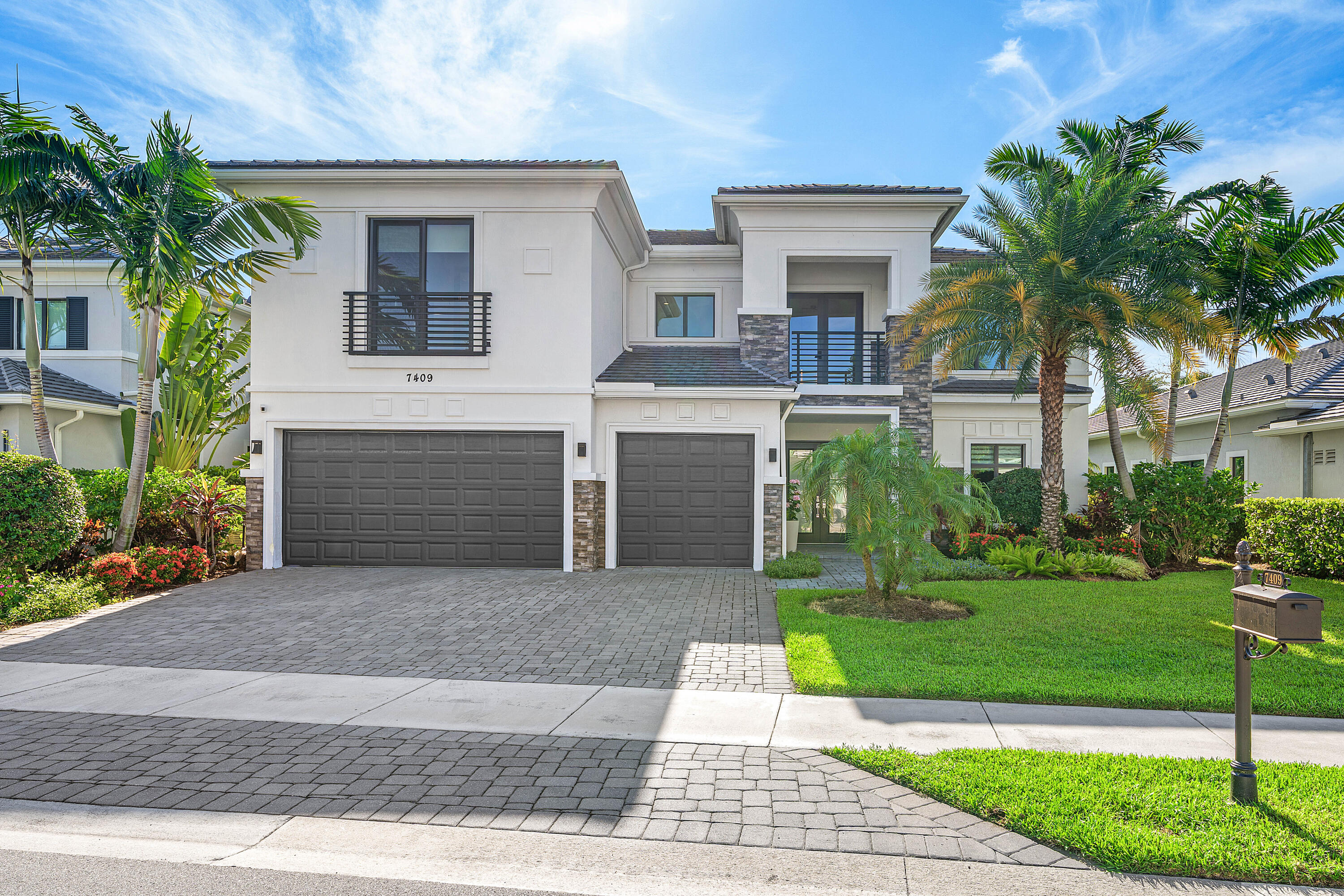 ROYAL PALM POLO - Residential