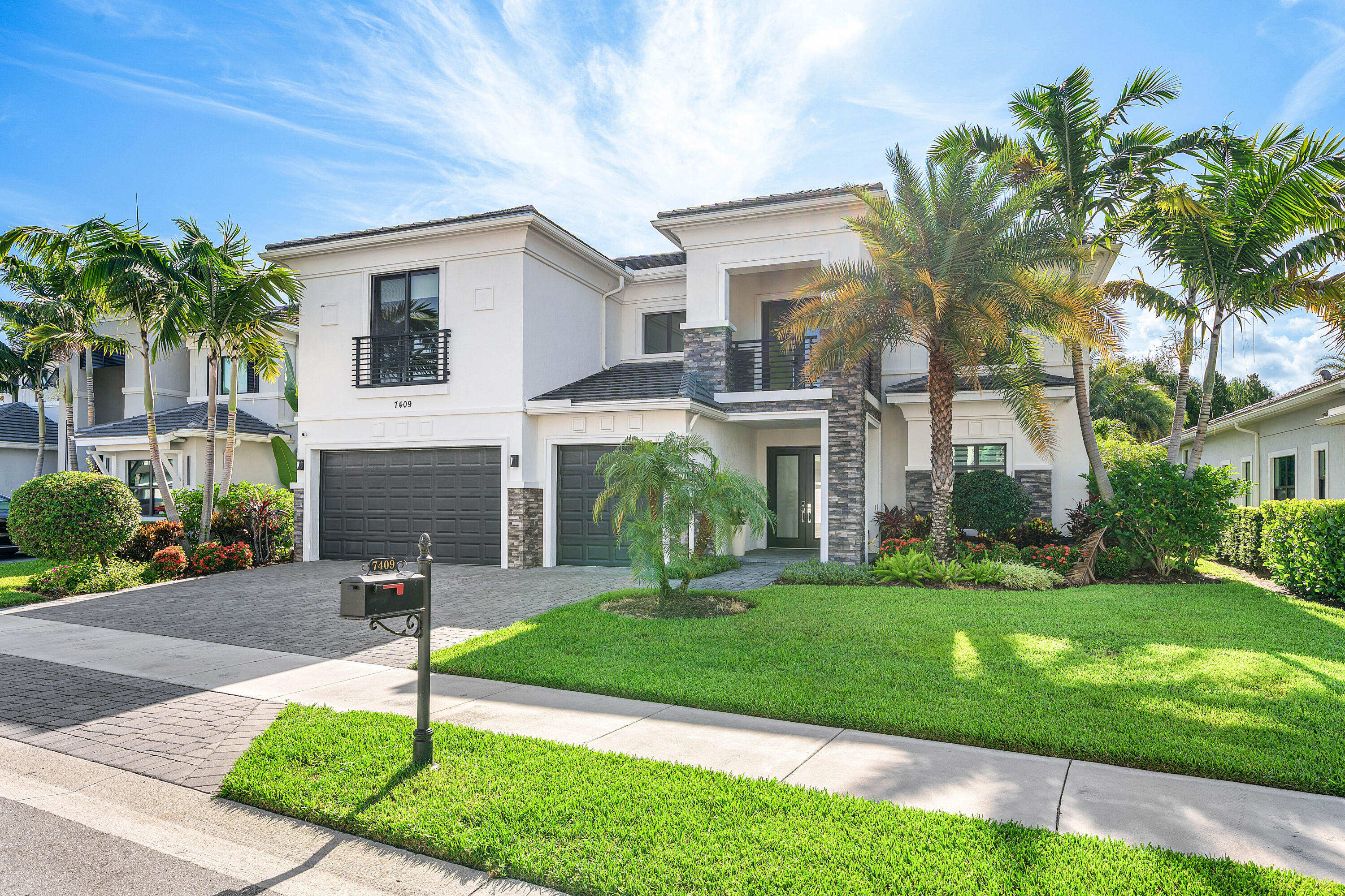 ROYAL PALM POLO - Residential