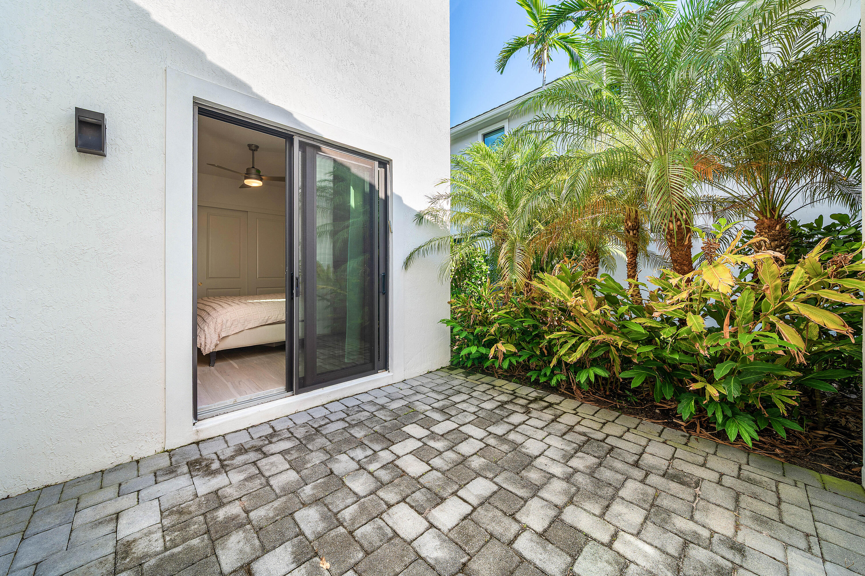 ROYAL PALM POLO - Residential