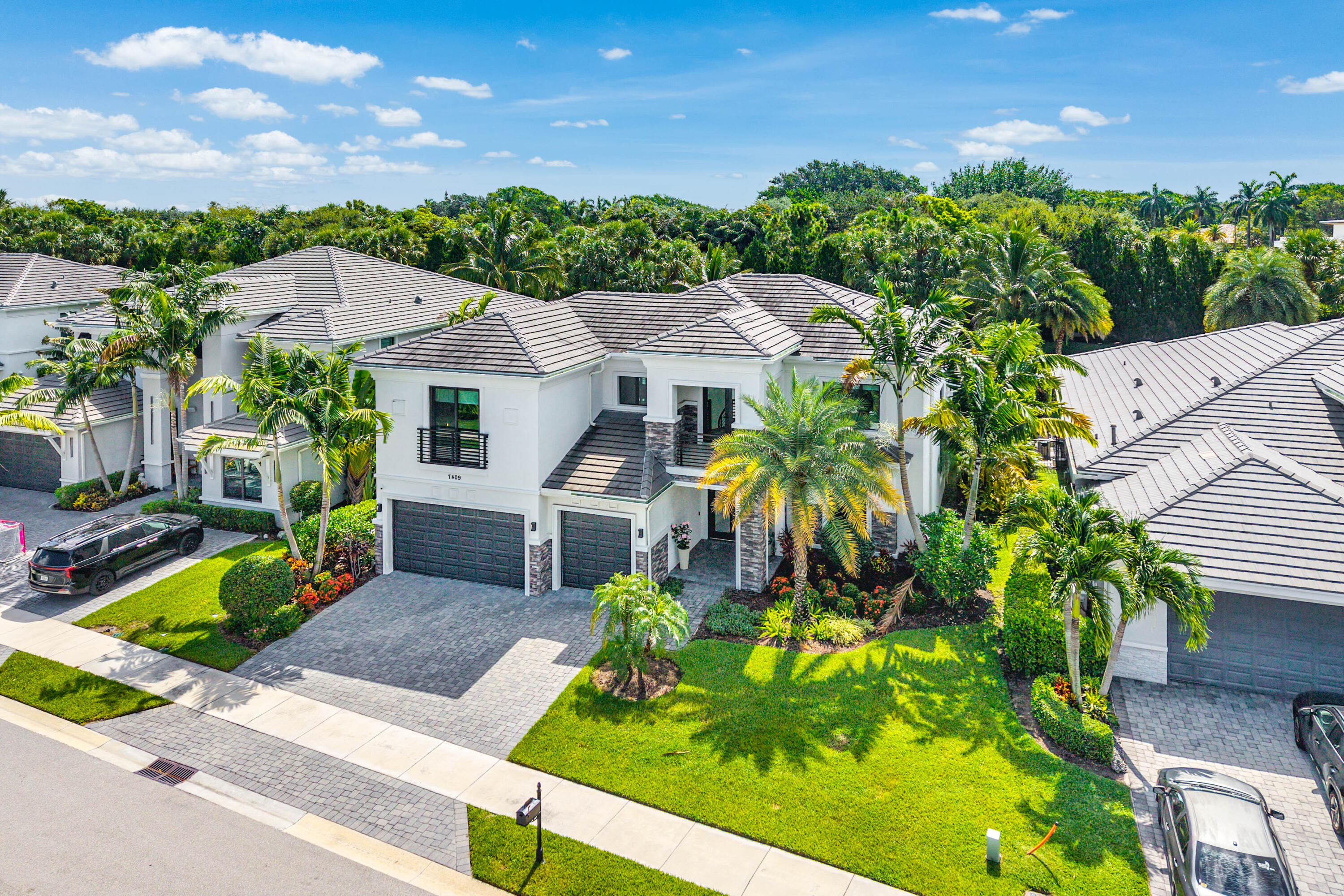 ROYAL PALM POLO - Residential