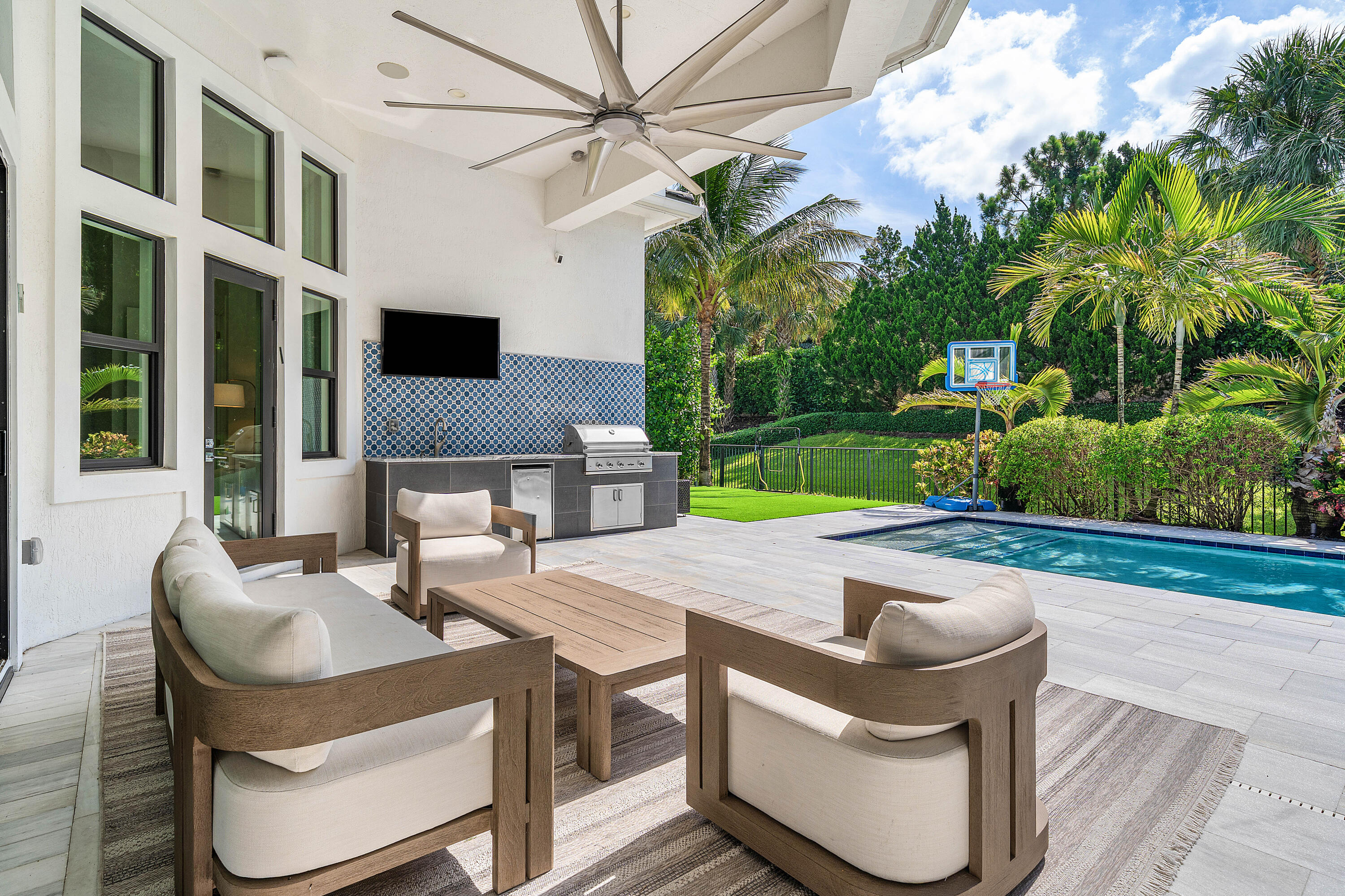 ROYAL PALM POLO - Residential