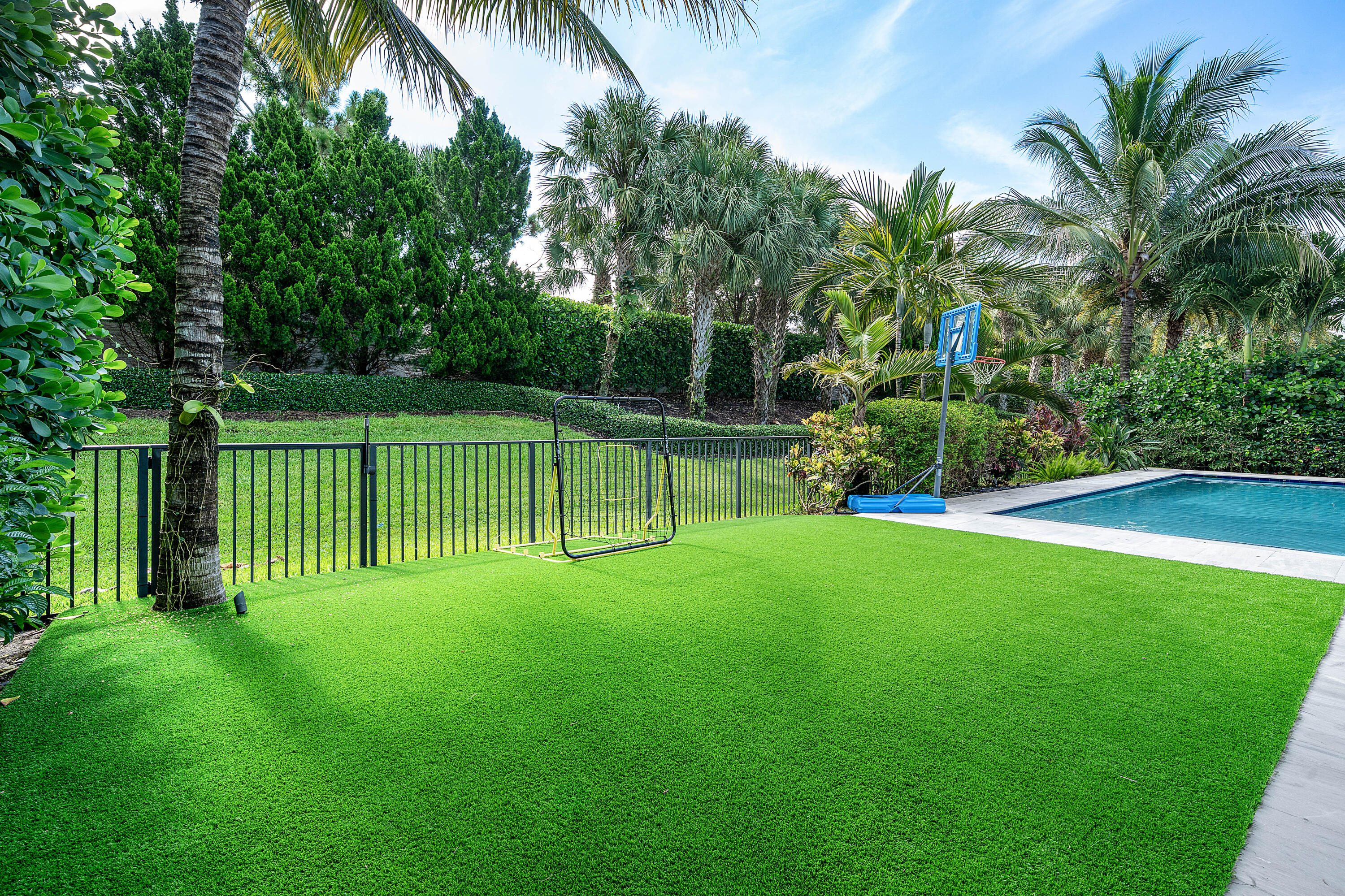 ROYAL PALM POLO - Residential