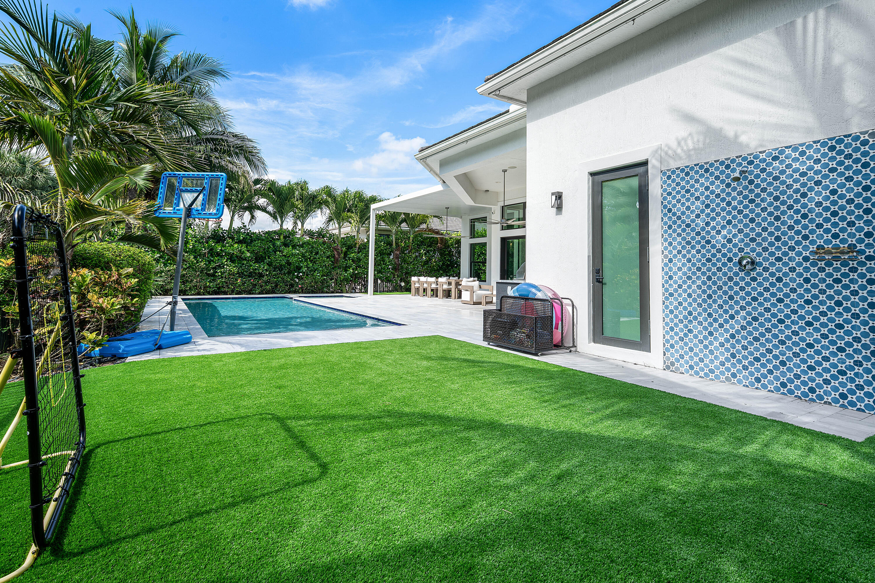 ROYAL PALM POLO - Residential