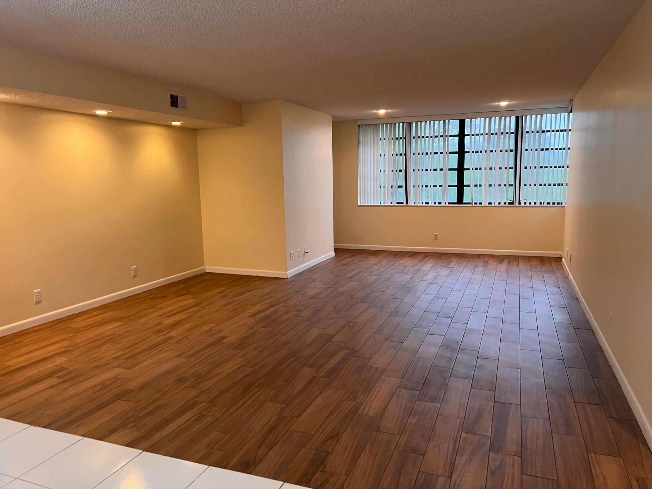 TRADEWINDS D CONDO - Residential