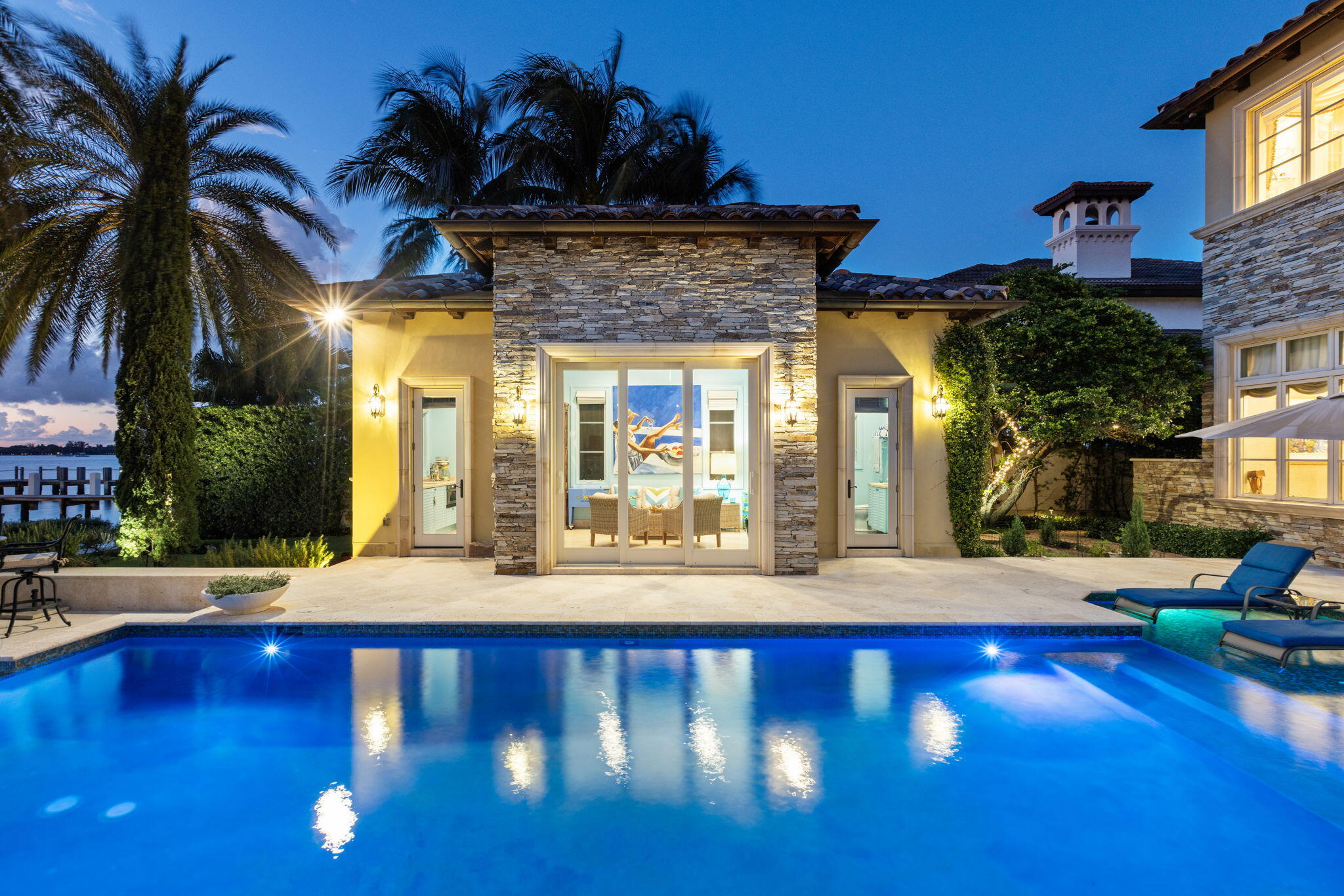 LAKE SHORES LANTANA - Residential