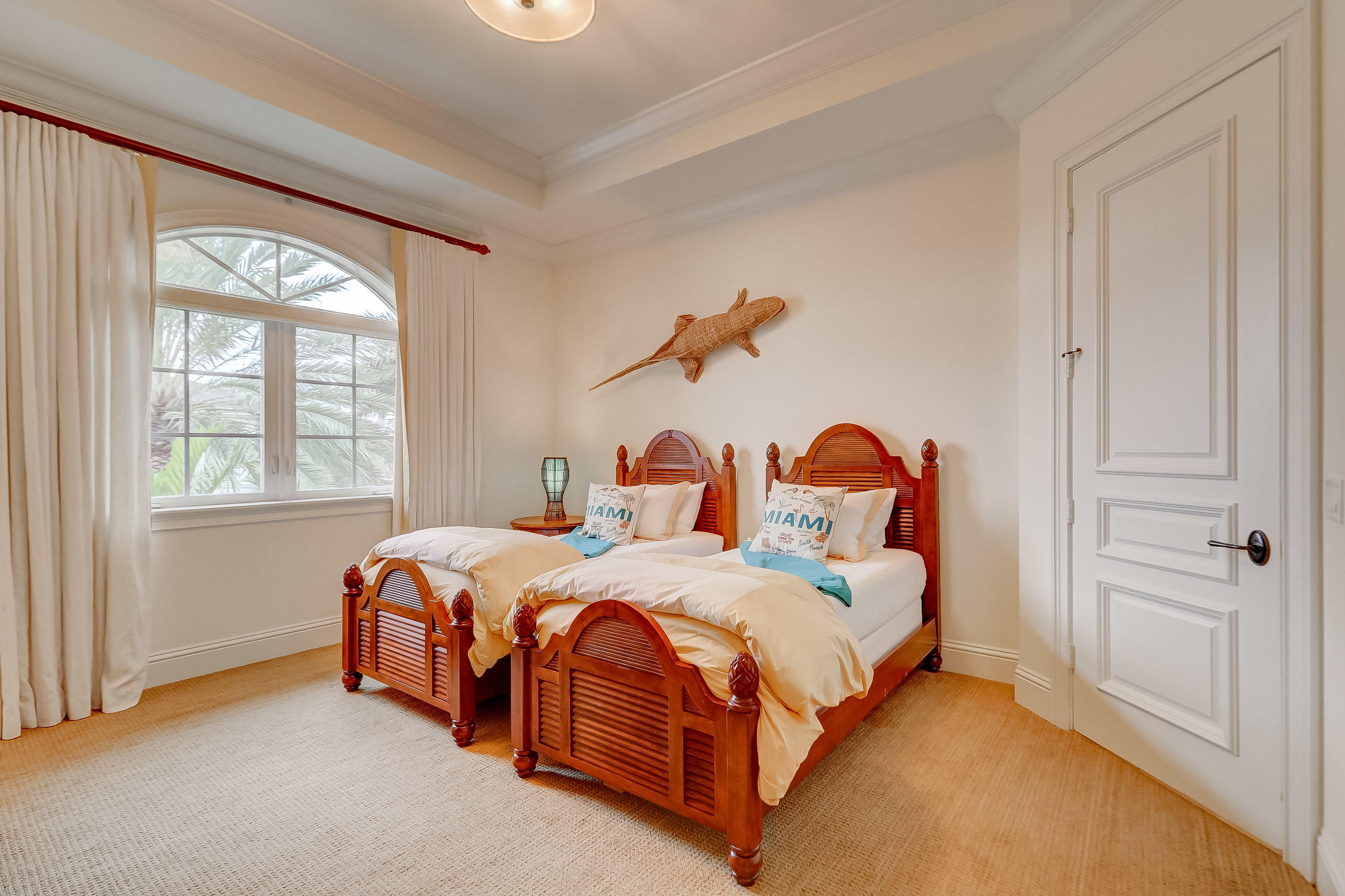 LIGHTHOUSE POINT - Residential