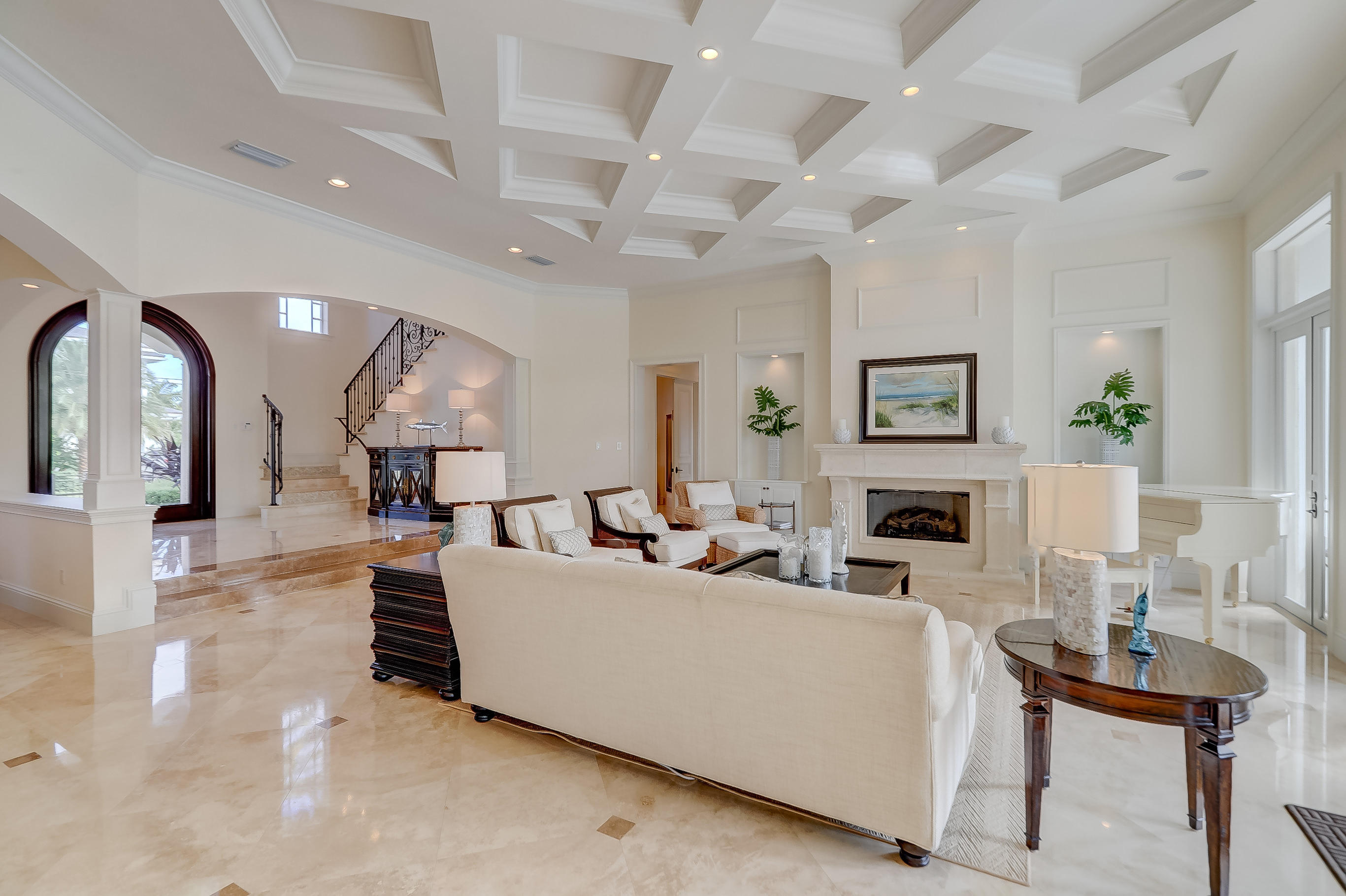 LIGHTHOUSE POINT - Residential