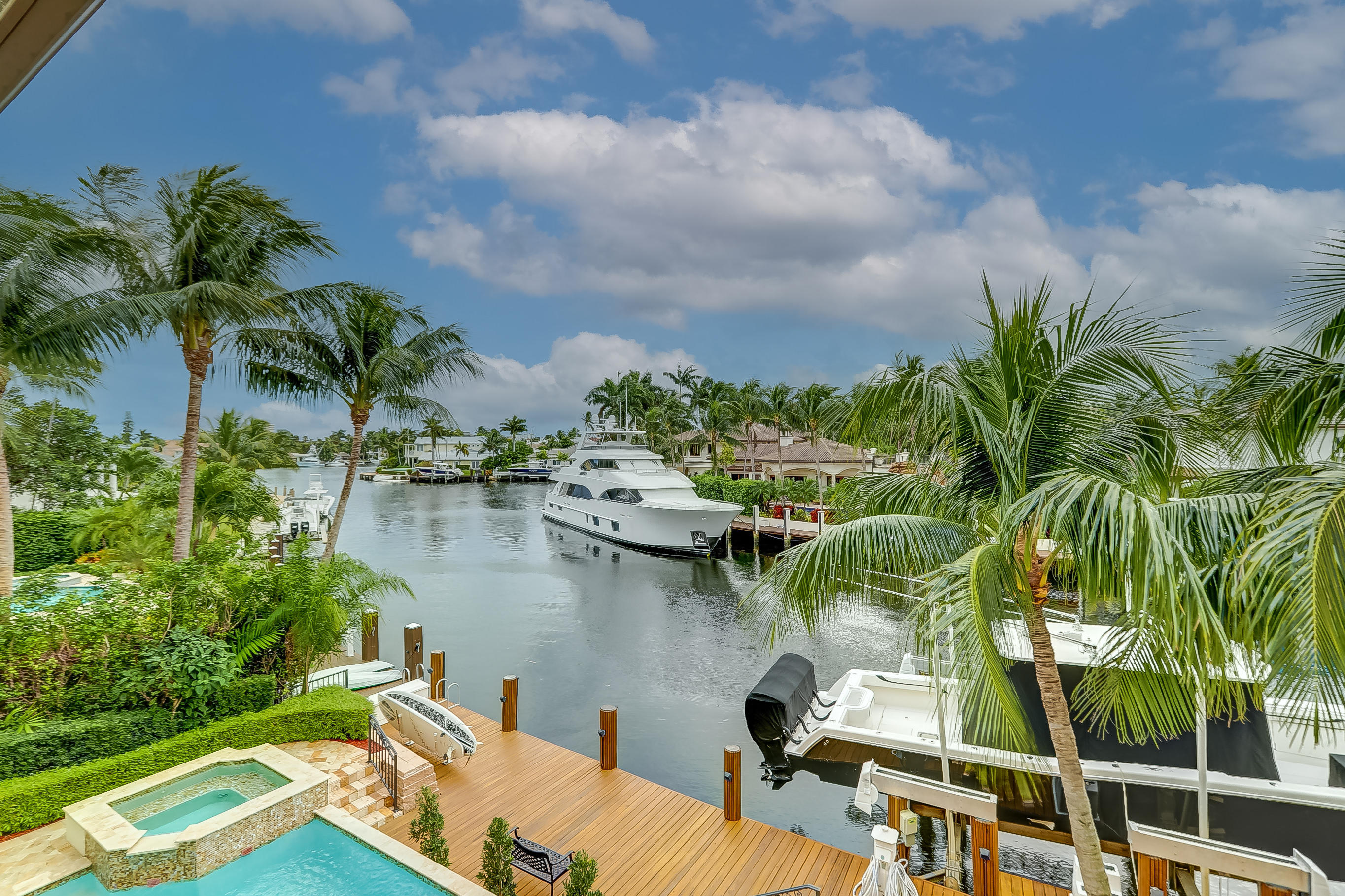 LIGHTHOUSE POINT - Residential