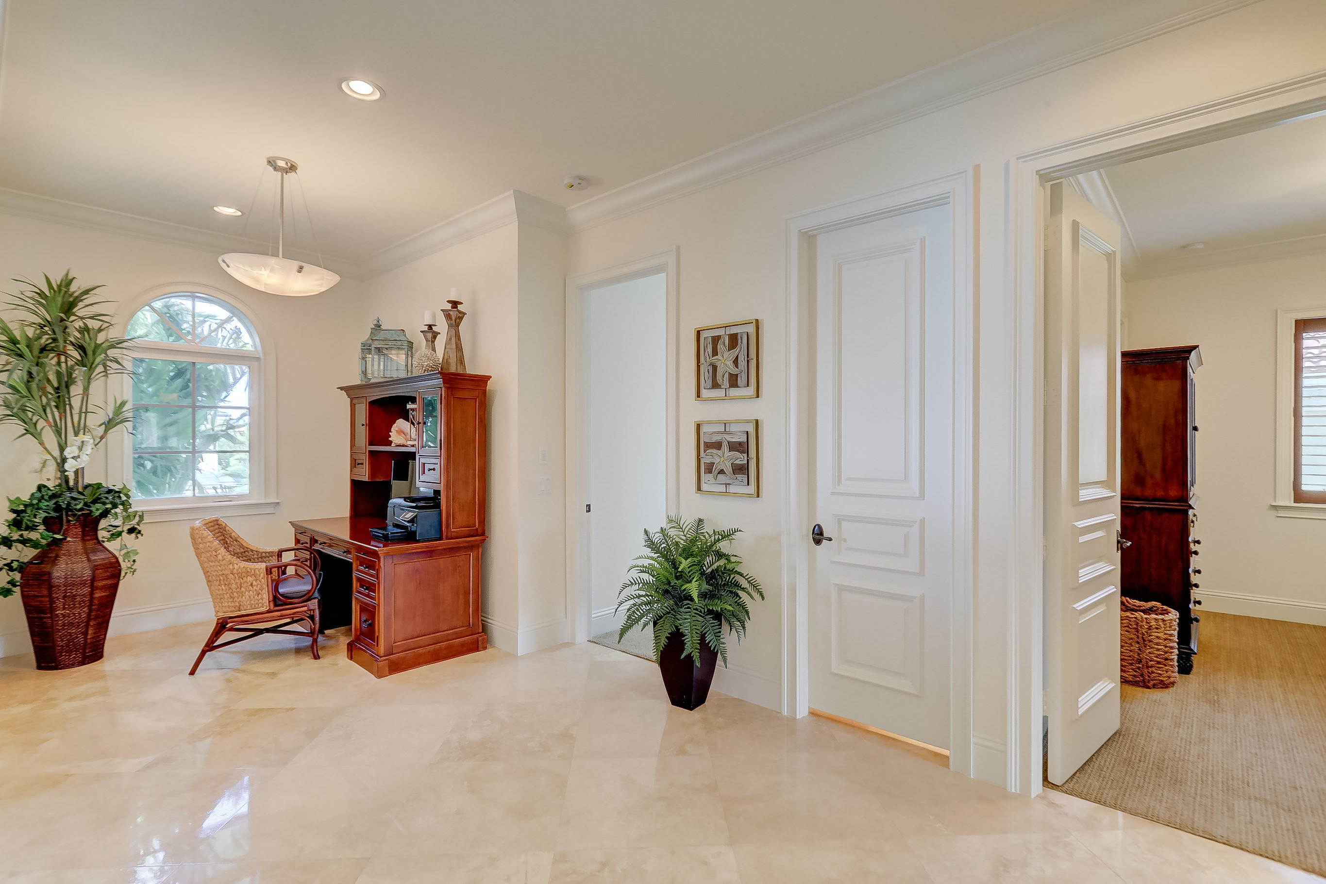 LIGHTHOUSE POINT - Residential
