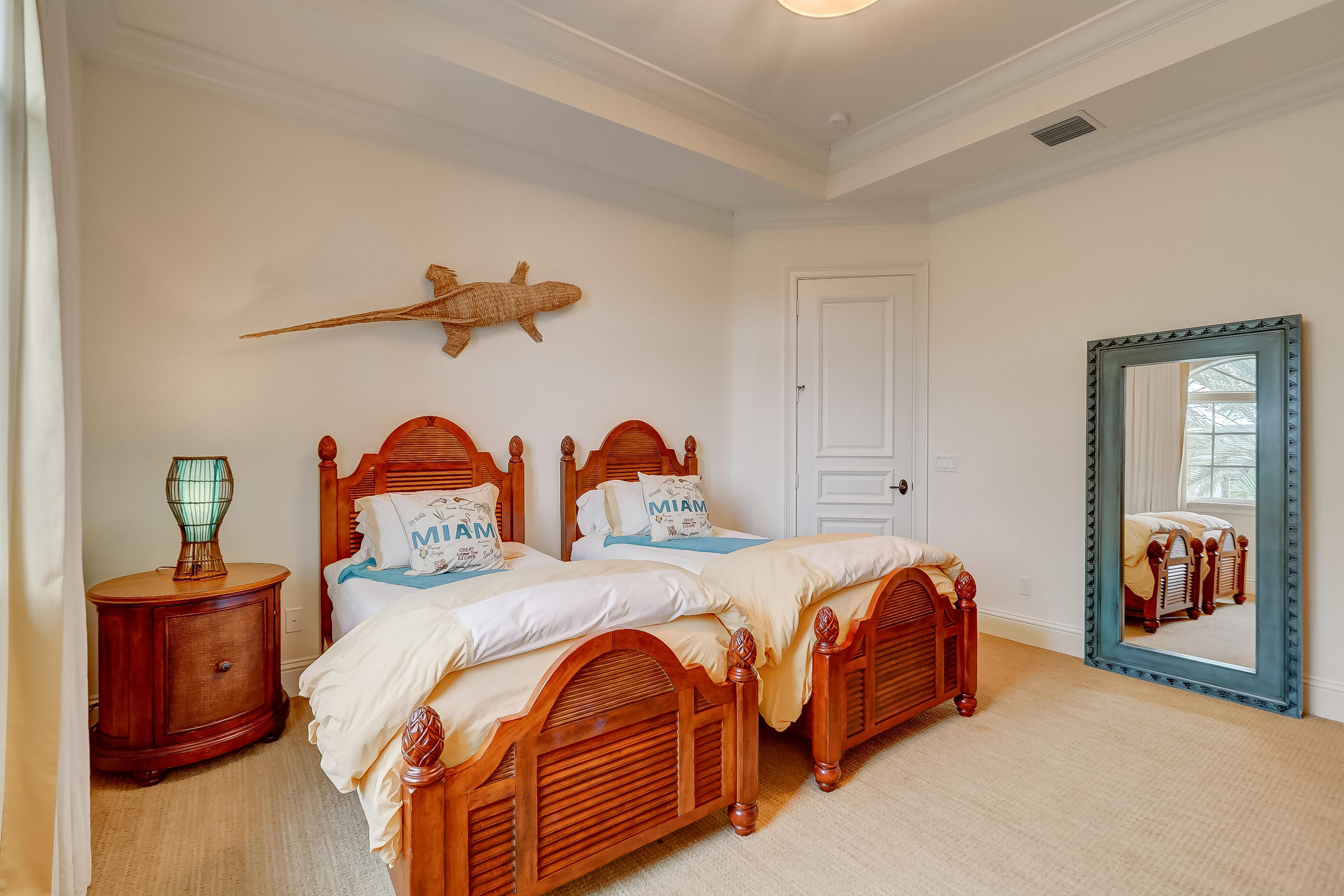 LIGHTHOUSE POINT - Residential