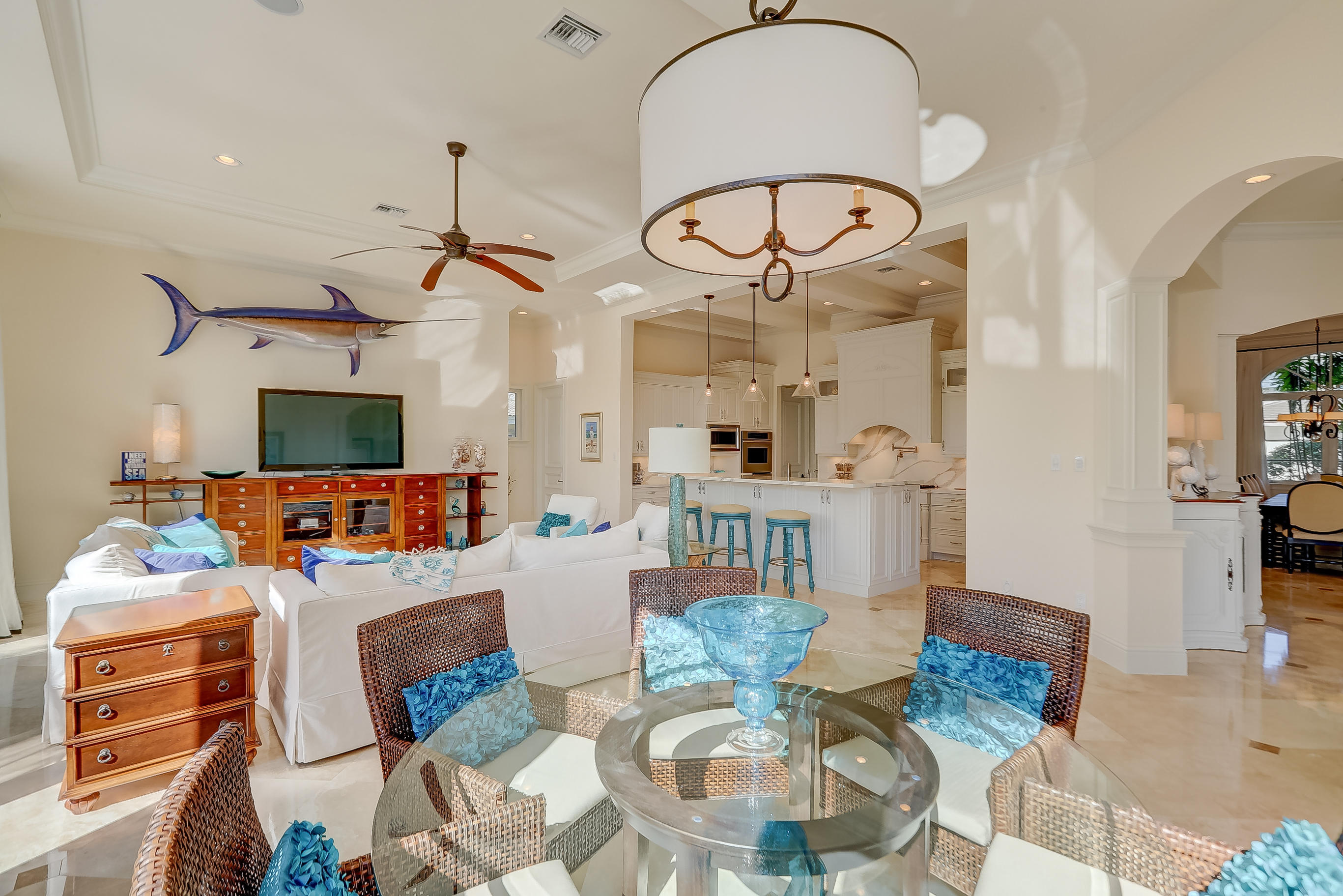 LIGHTHOUSE POINT - Residential