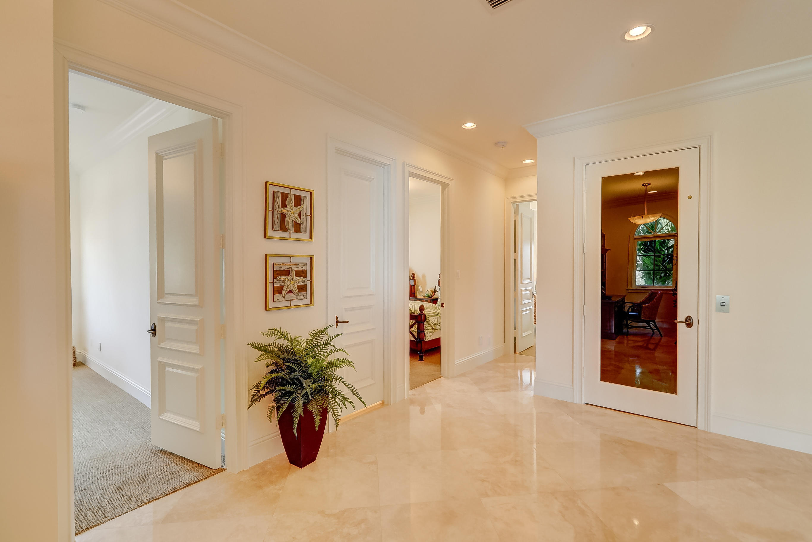 LIGHTHOUSE POINT - Residential