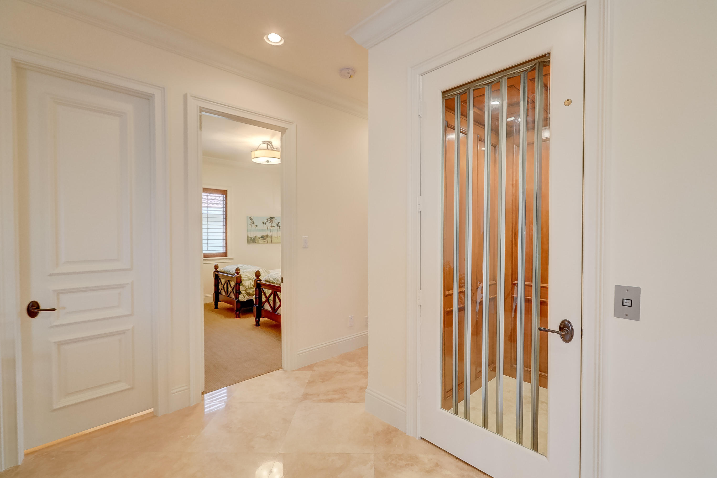 LIGHTHOUSE POINT - Residential