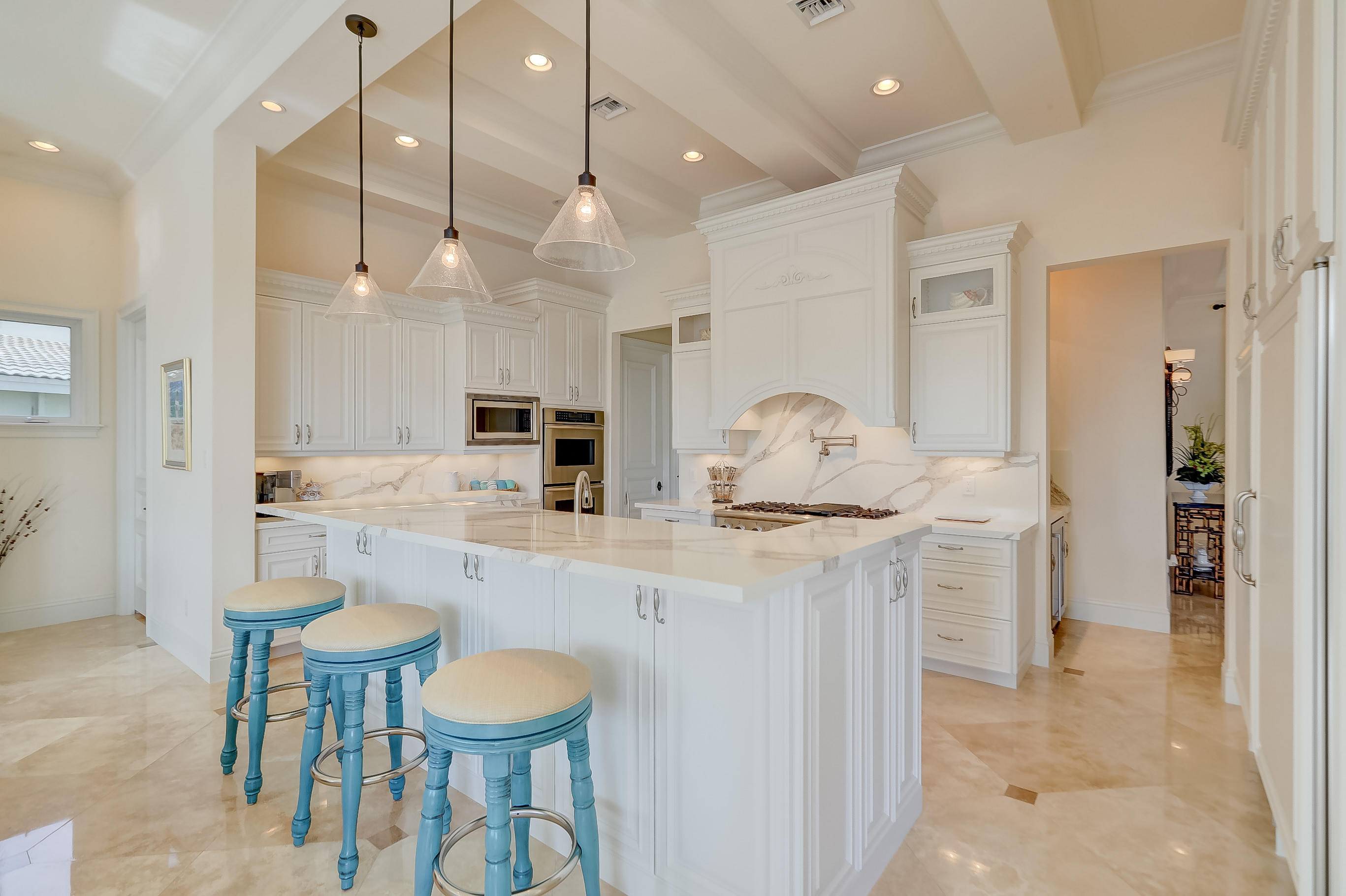 LIGHTHOUSE POINT - Residential
