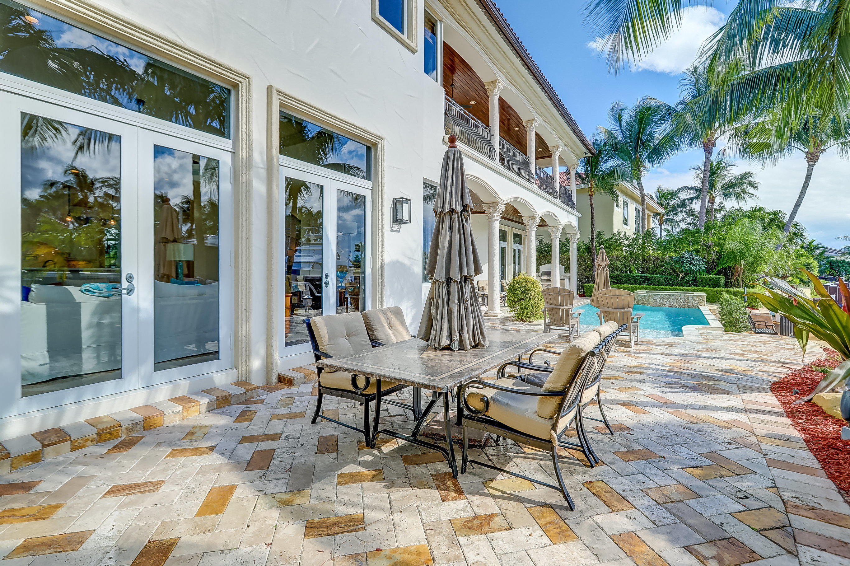 LIGHTHOUSE POINT - Residential