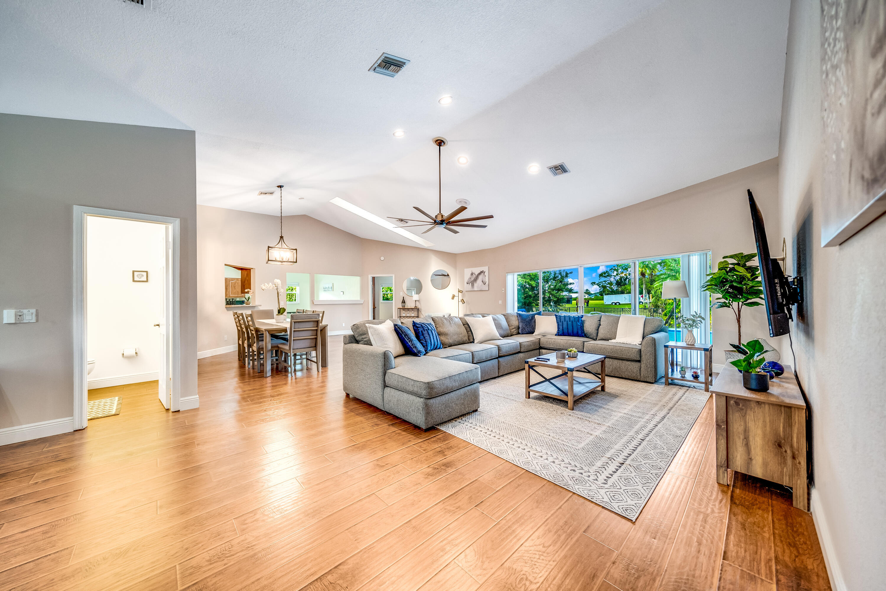 GREENVIEW SHORES 2 OF WELLINGTON - Residential Lease