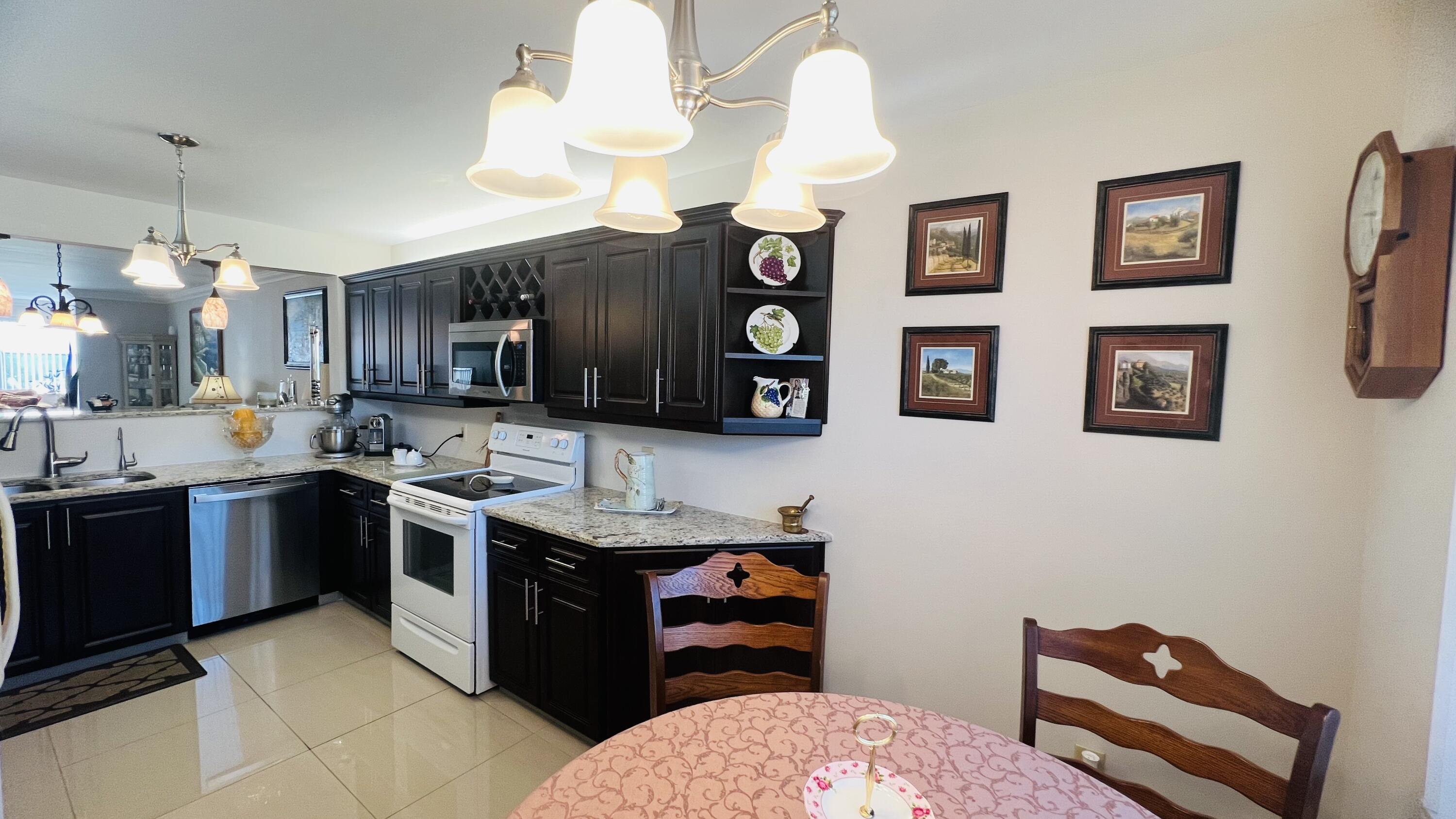 SUNRISE LAKES 190 CONDO - Residential