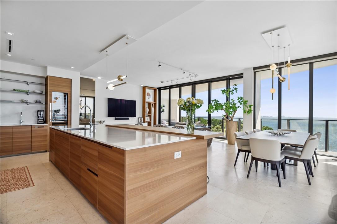 The Fairchild Condo - Residential