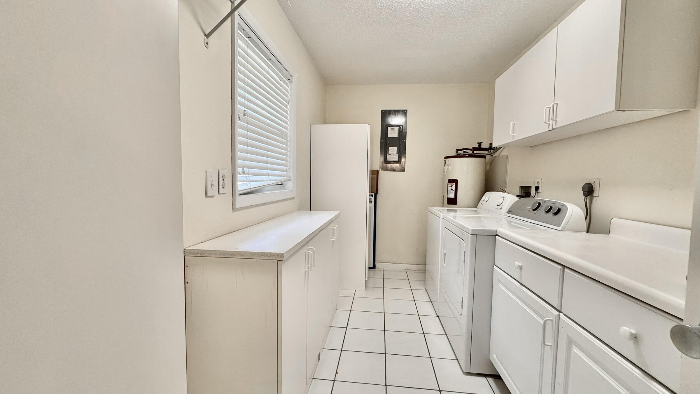 VILLAGE OAKS CONDO - Residential
