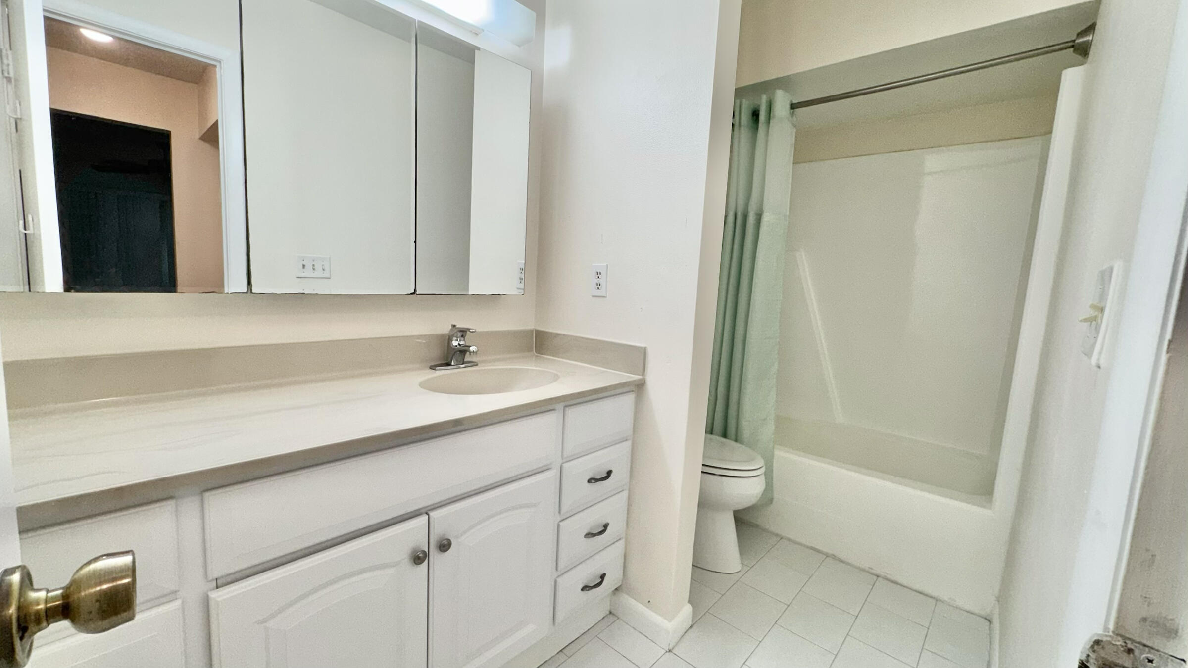 VILLAGE OAKS CONDO - Residential