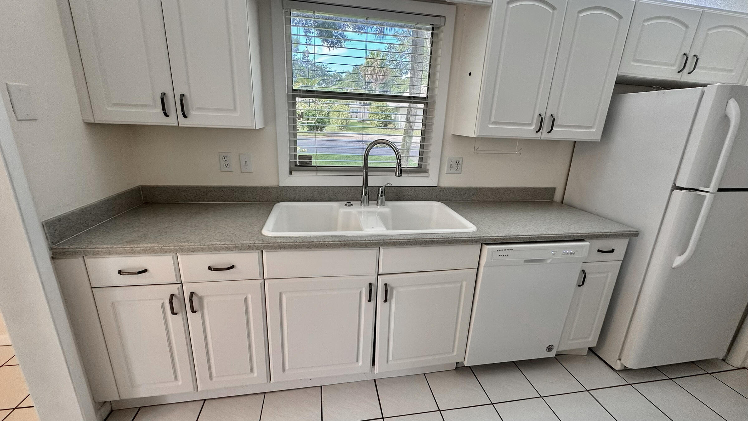 VILLAGE OAKS CONDO - Residential