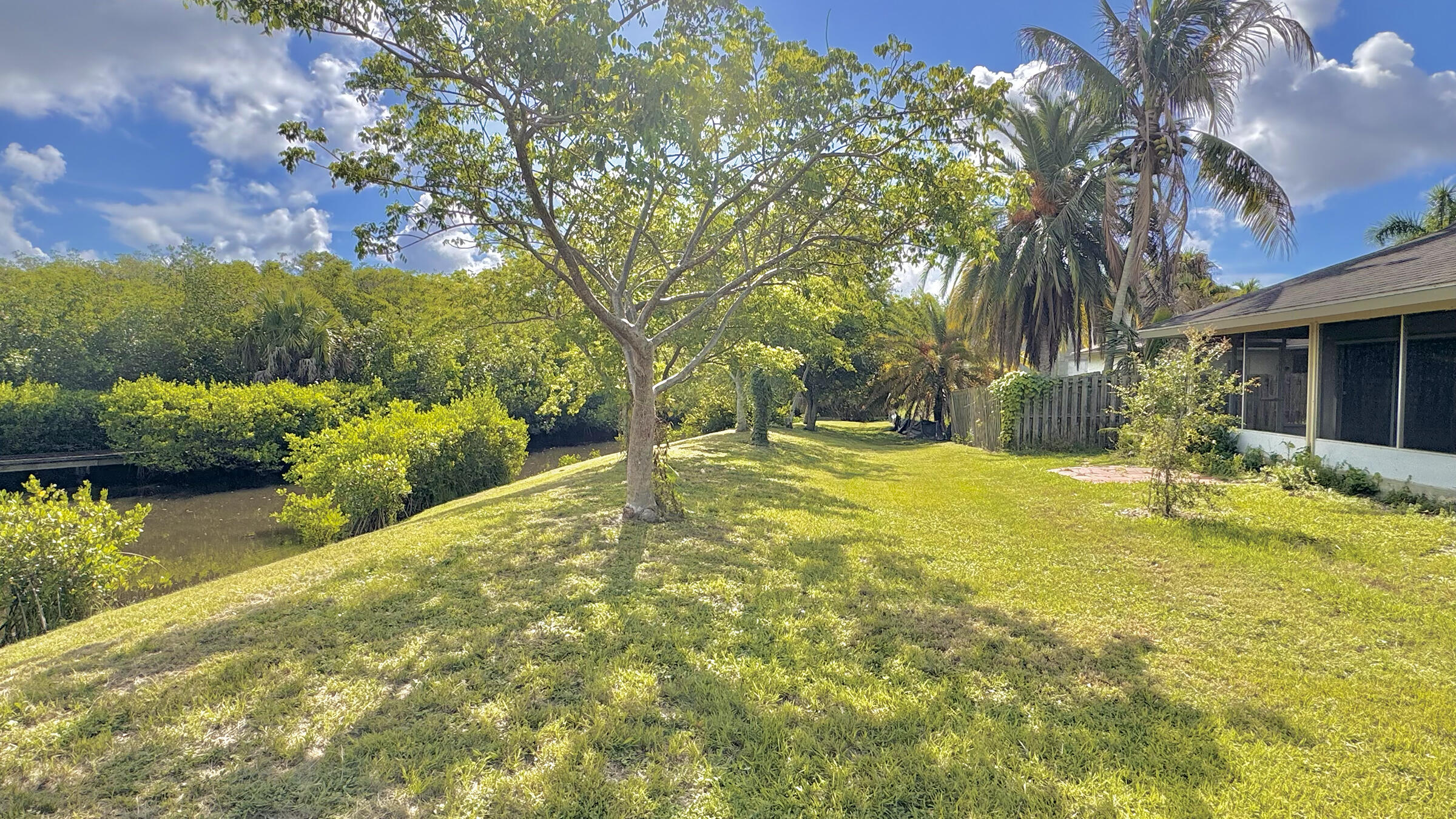 VILLAGE OAKS CONDO - Residential