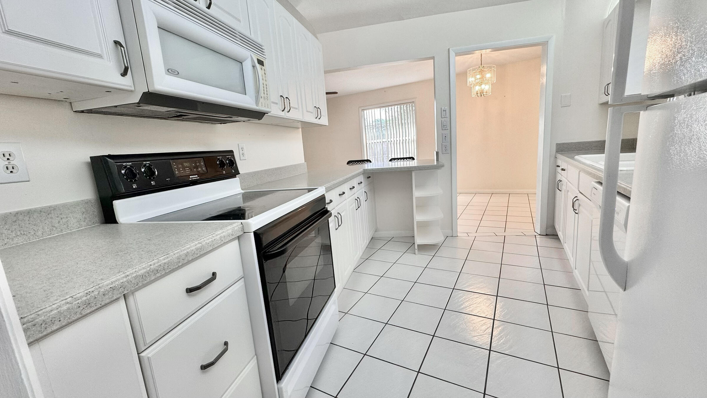 VILLAGE OAKS CONDO - Residential