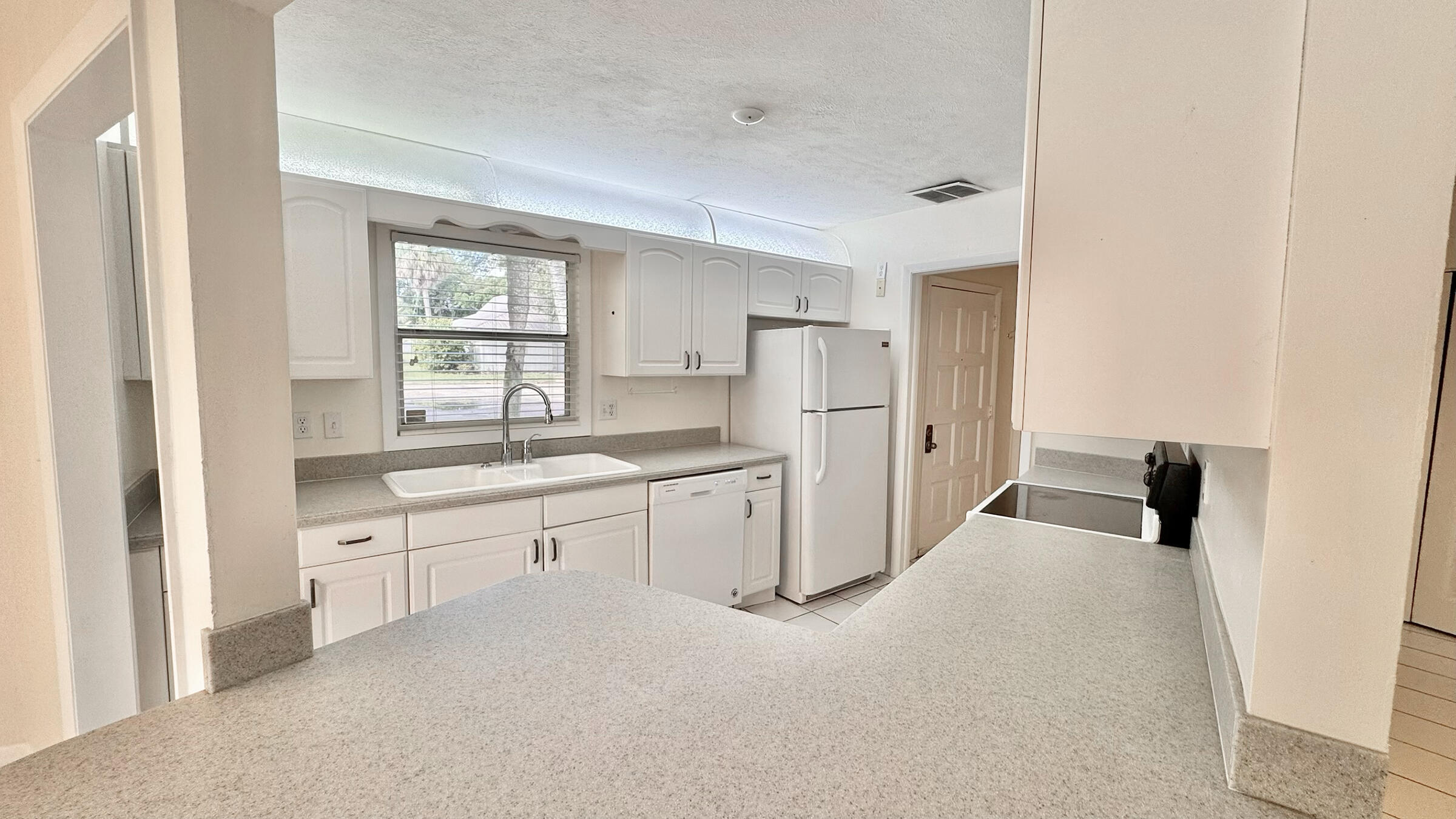 VILLAGE OAKS CONDO - Residential