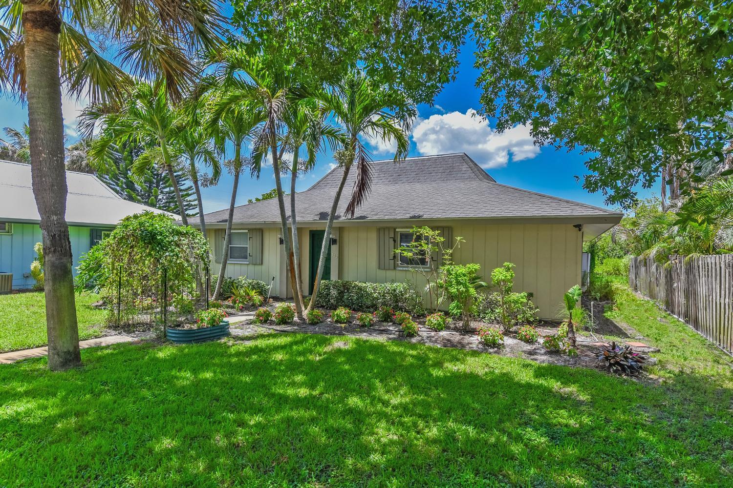 VILLAGE OAKS CONDO - Residential