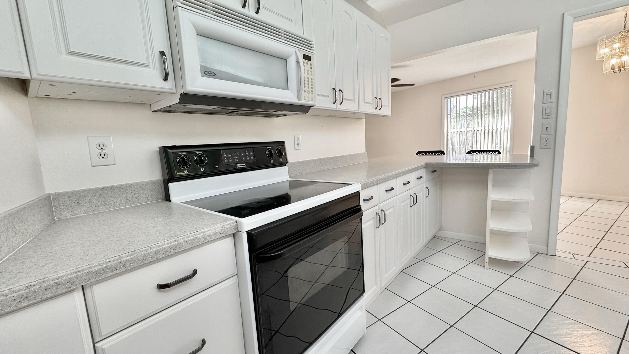 VILLAGE OAKS CONDO - Residential
