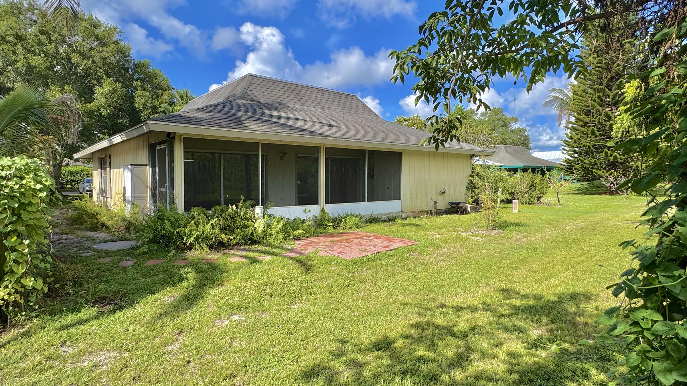 VILLAGE OAKS CONDO - Residential
