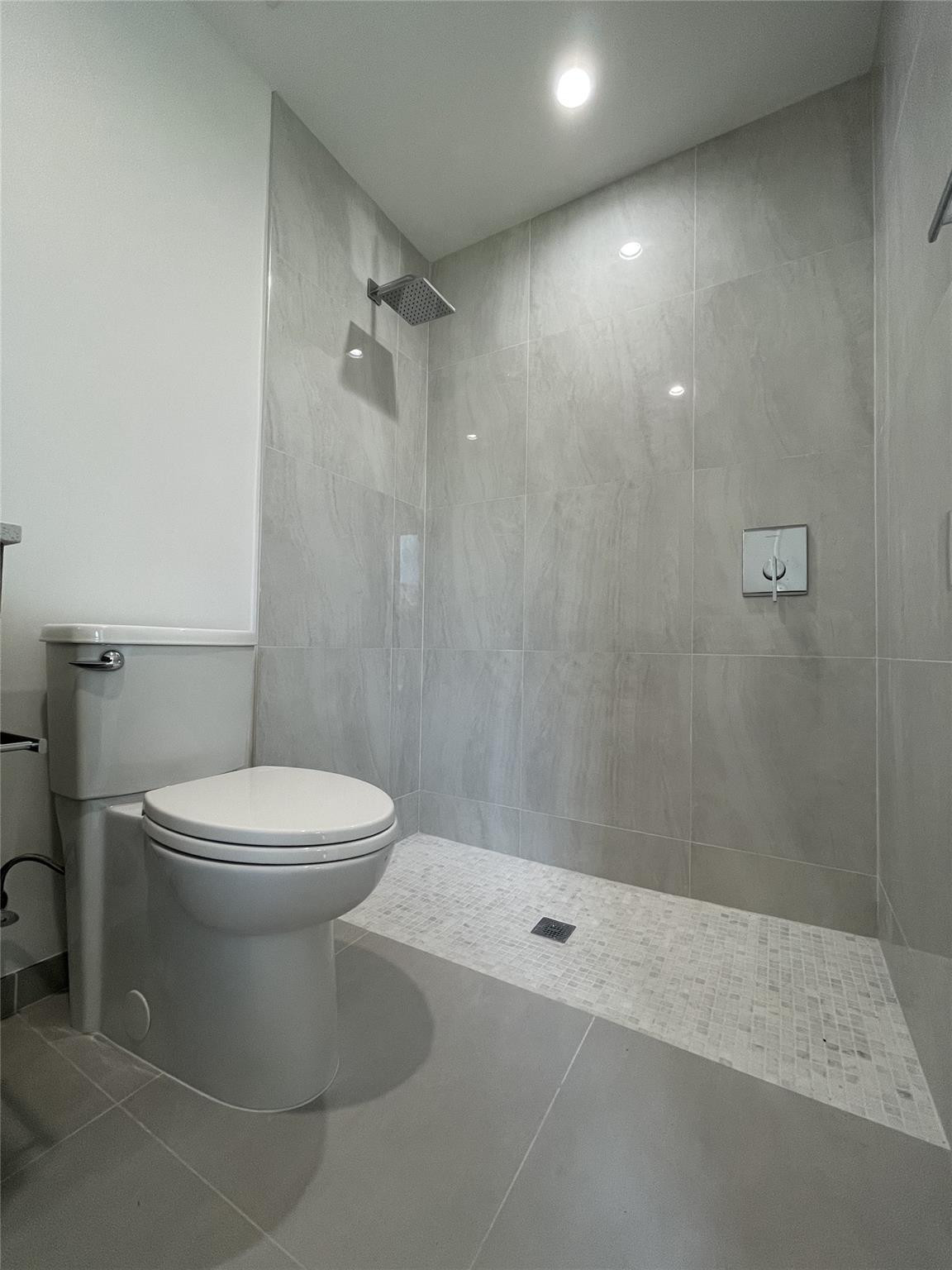 SAN SEBASTIAN TWNHSES - Residential Lease
