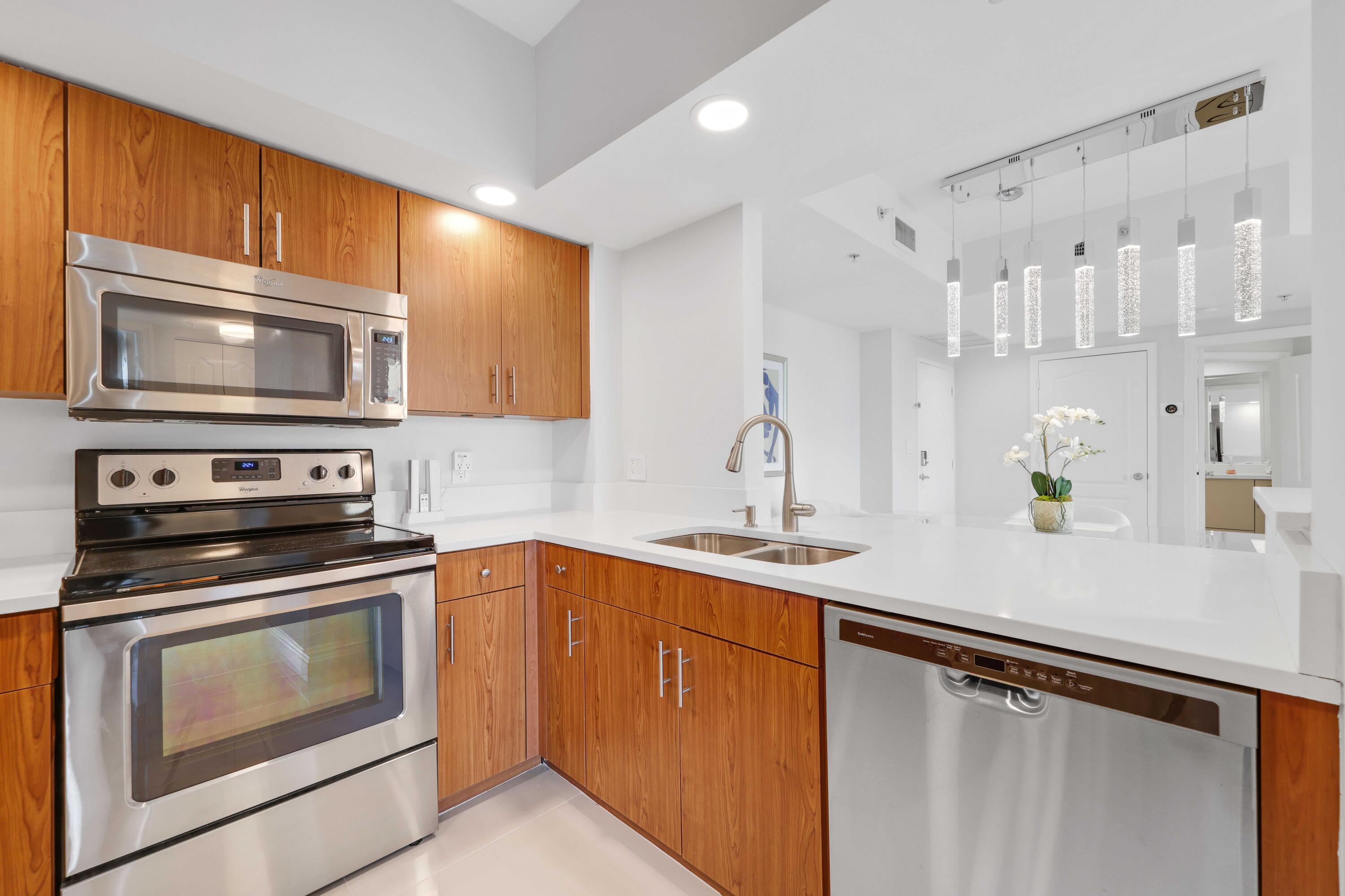 WAVERLY AT LAS OLAS CONDO - Residential