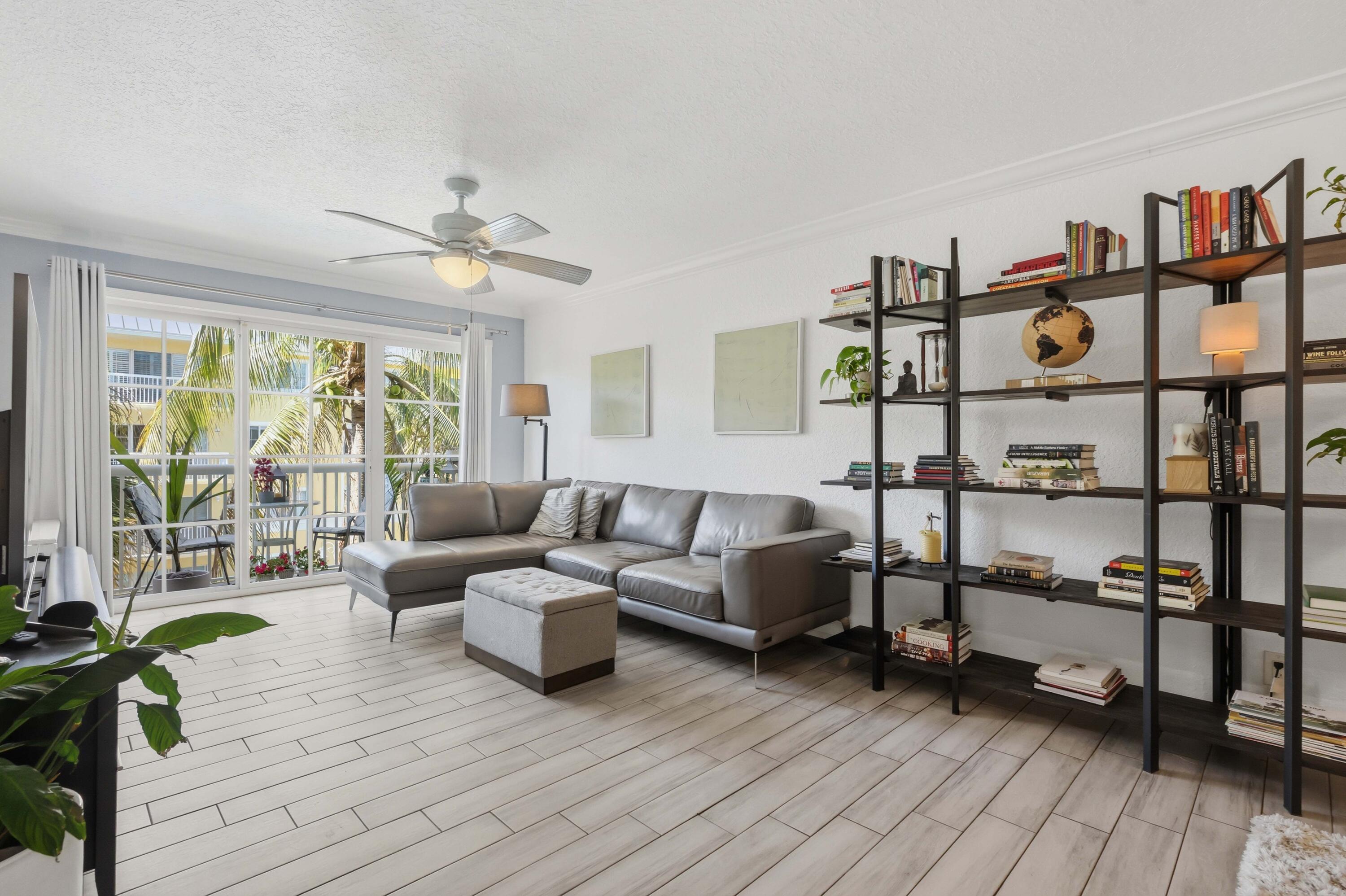 PINE CREST VILLAGE I AT VICTORIA PARK CONDO - Residential
