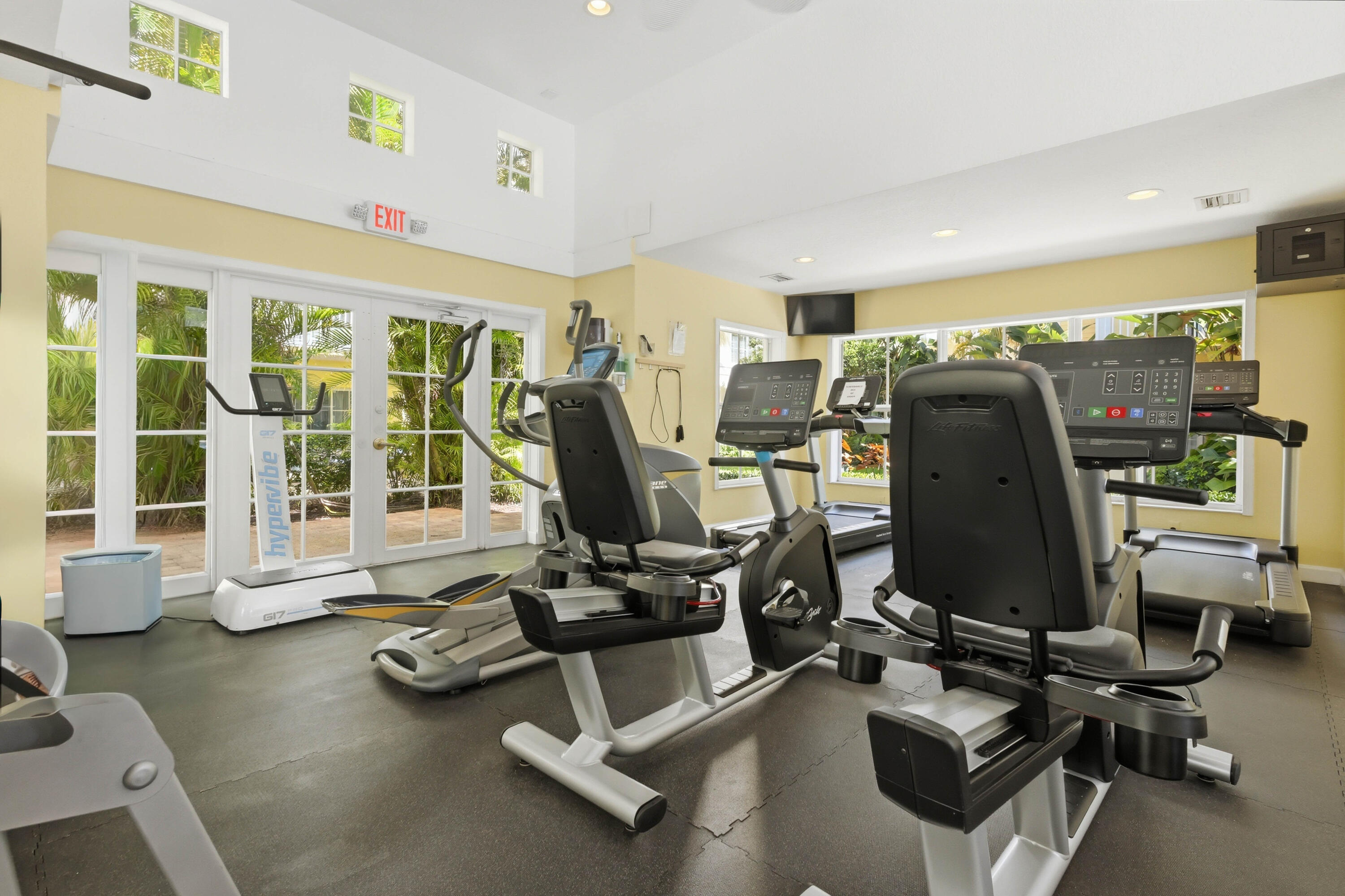PINE CREST VILLAGE I AT VICTORIA PARK CONDO - Residential
