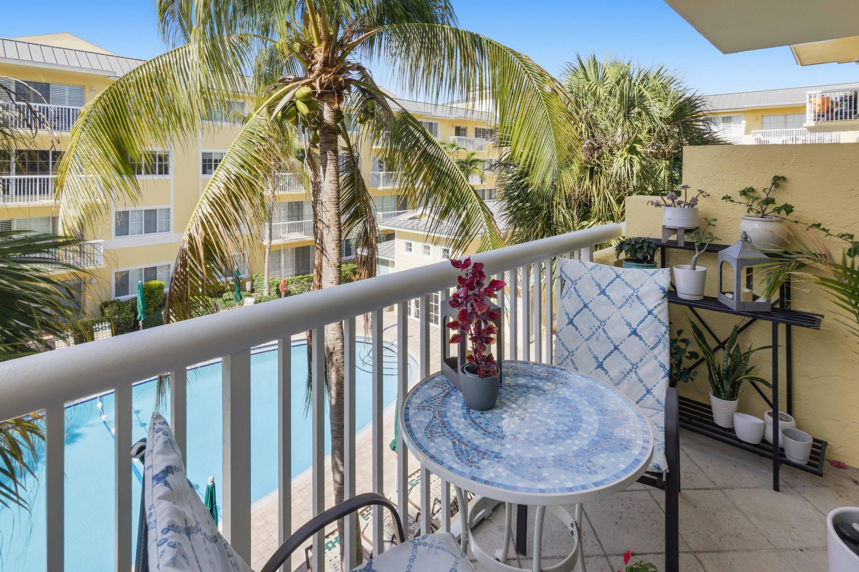 PINE CREST VILLAGE I AT VICTORIA PARK CONDO - Residential