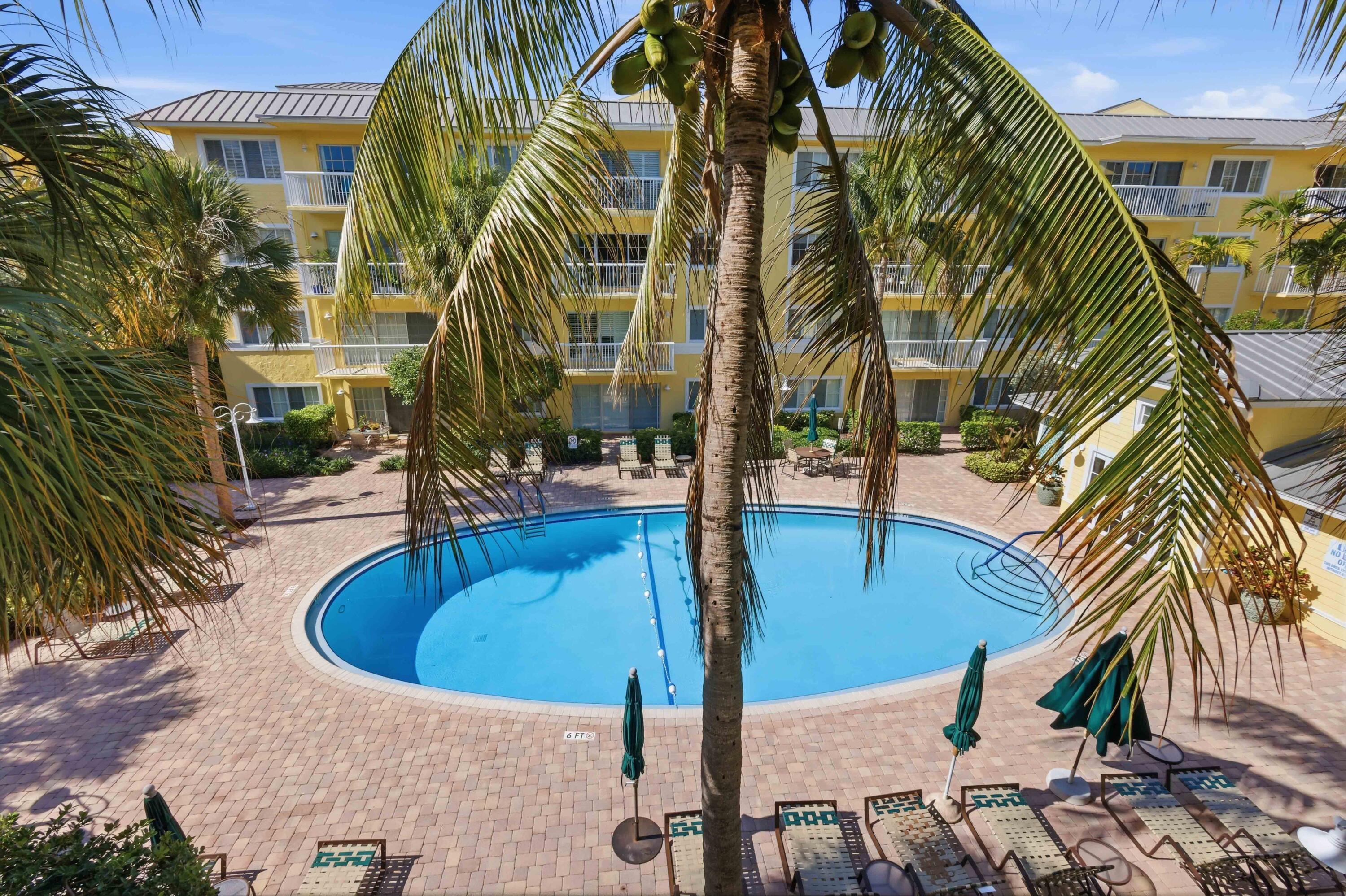 PINE CREST VILLAGE I AT VICTORIA PARK CONDO - Residential
