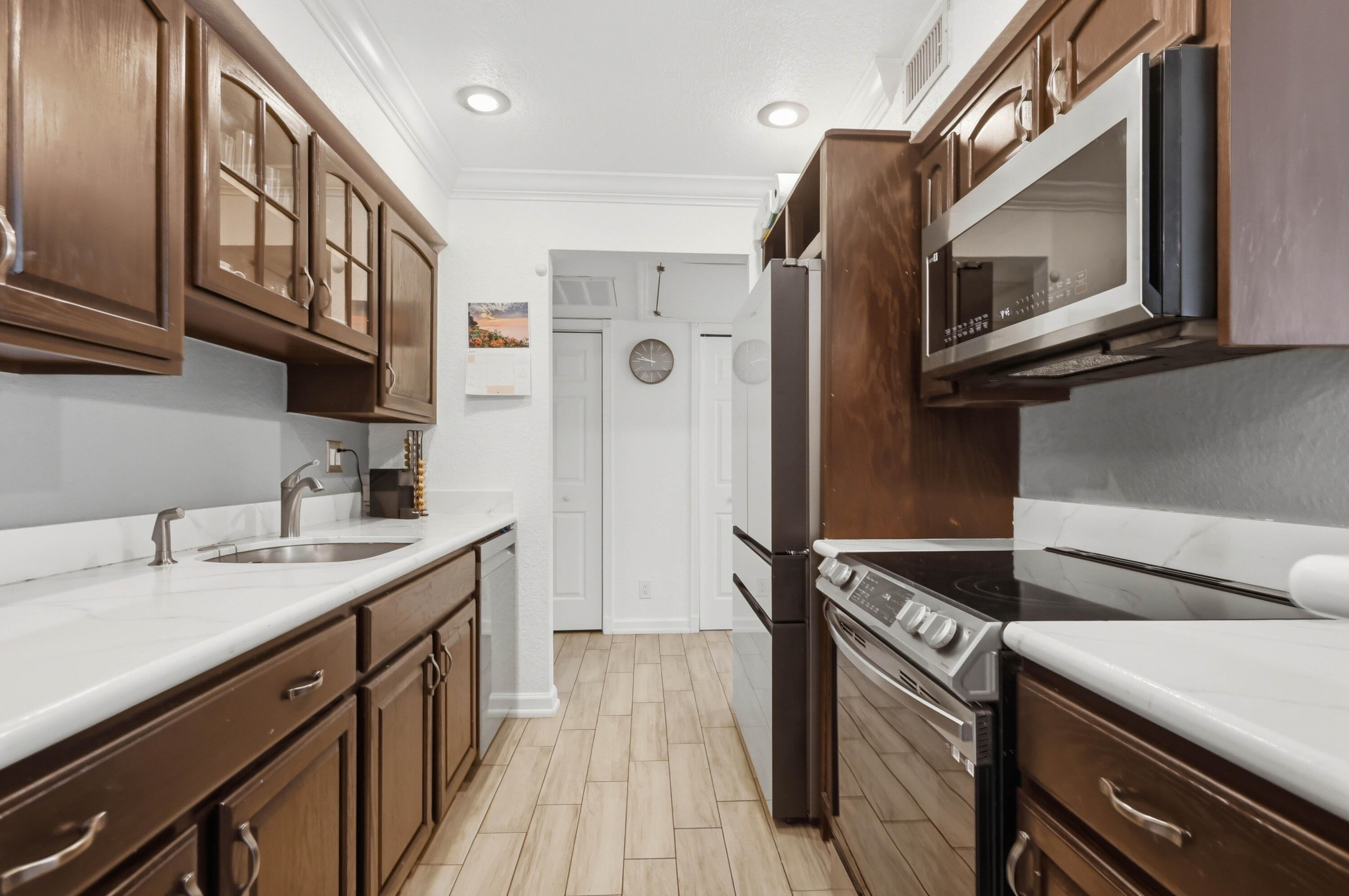 PINE CREST VILLAGE I AT VICTORIA PARK CONDO - Residential