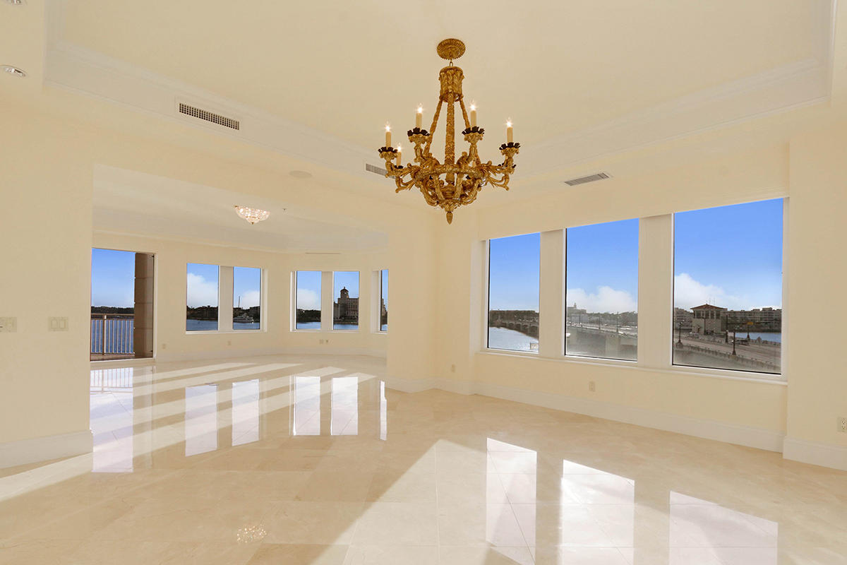 ONE WATERMARK PLACE OF THE PALM BEACHES - Residential