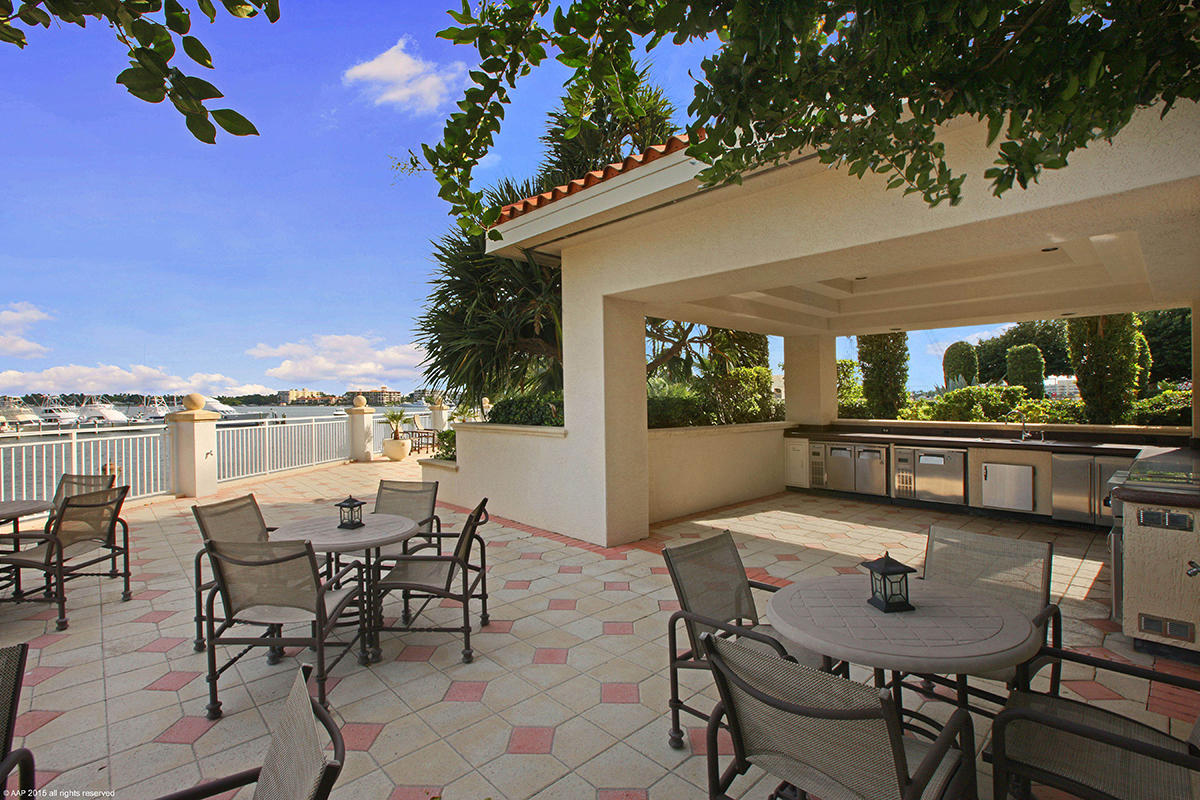 ONE WATERMARK PLACE OF THE PALM BEACHES - Residential