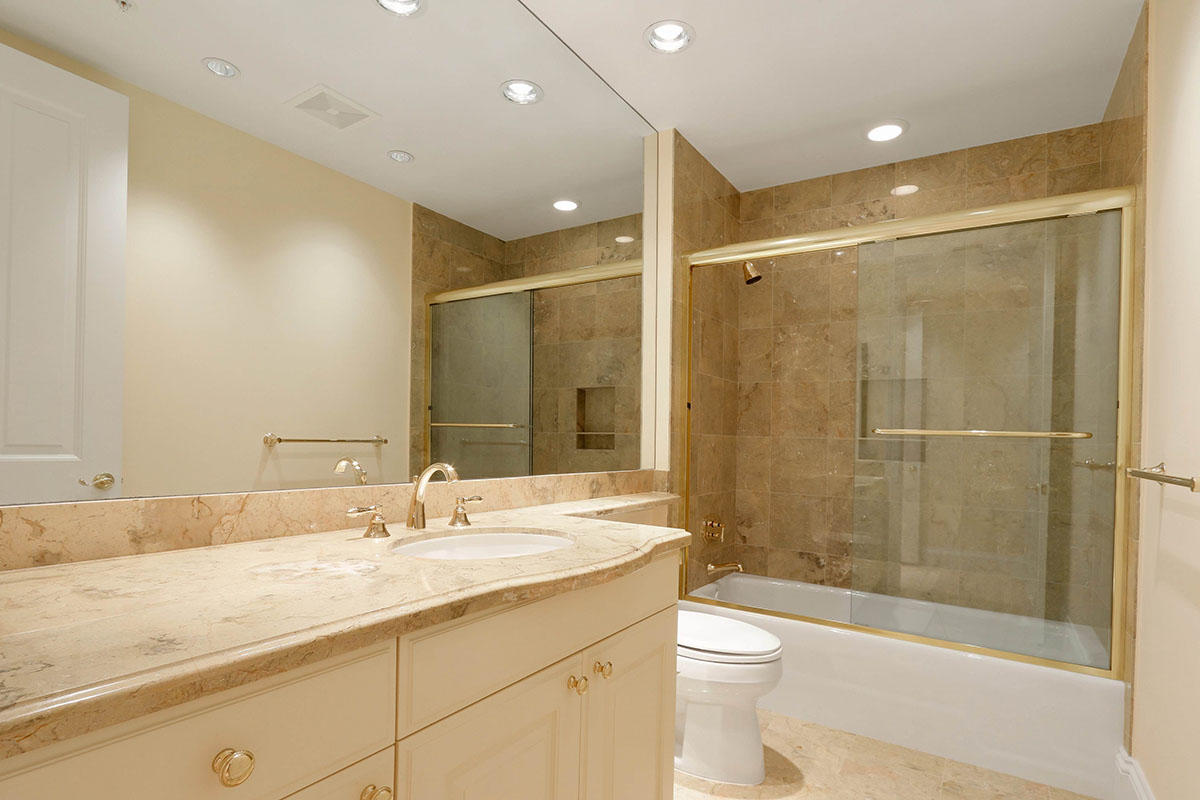 ONE WATERMARK PLACE OF THE PALM BEACHES - Residential