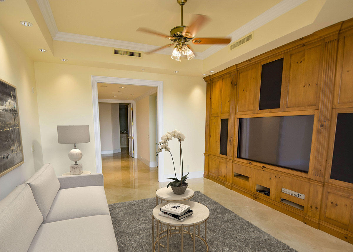 ONE WATERMARK PLACE OF THE PALM BEACHES - Residential