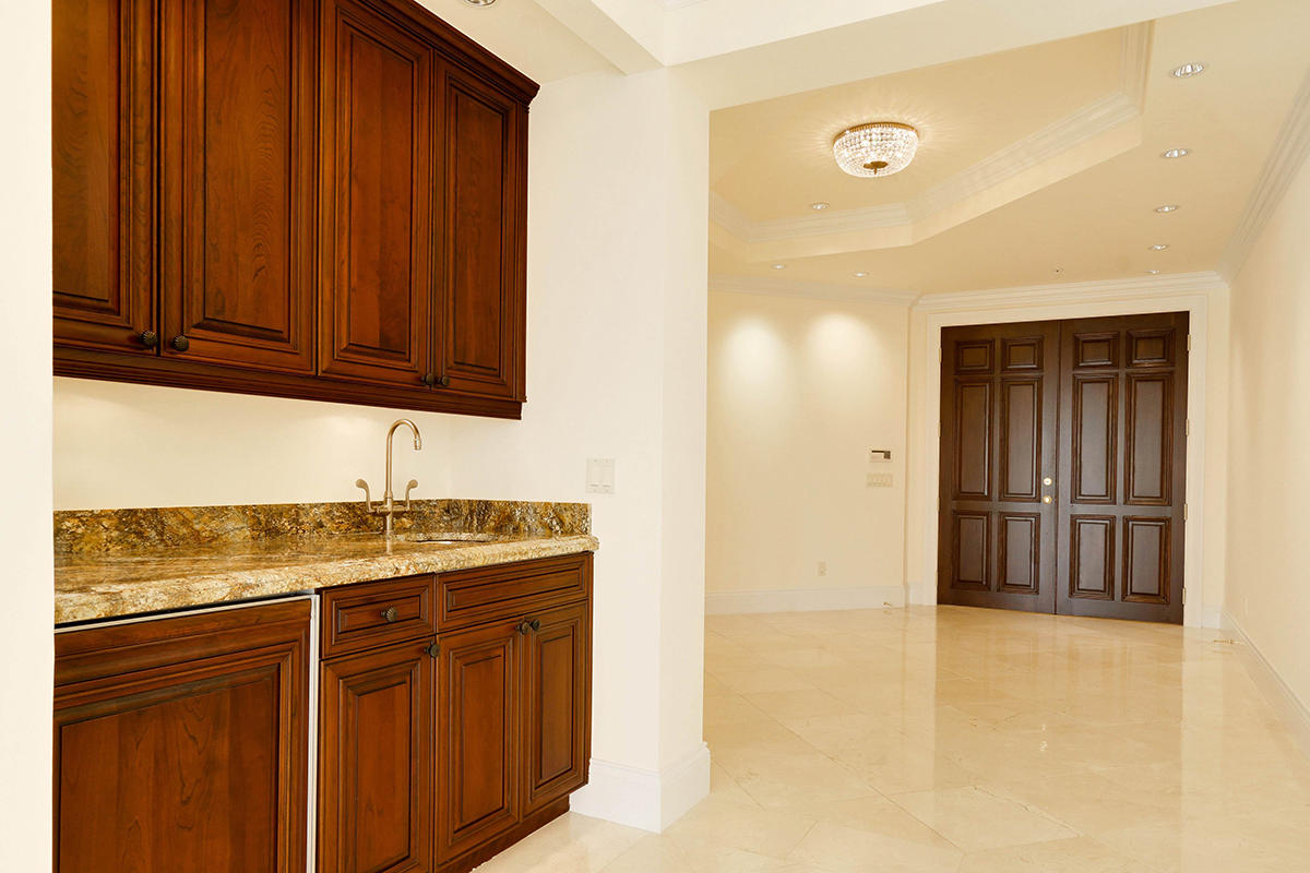 ONE WATERMARK PLACE OF THE PALM BEACHES - Residential