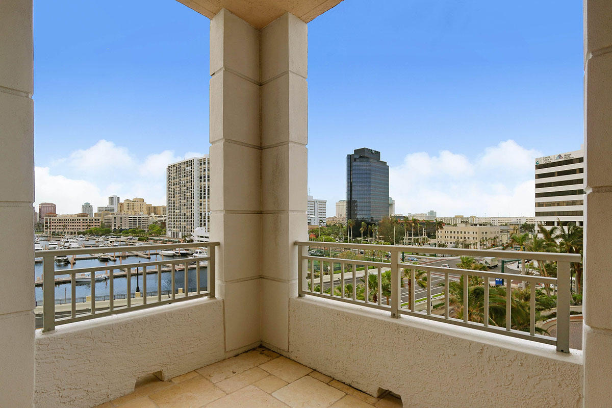 ONE WATERMARK PLACE OF THE PALM BEACHES - Residential