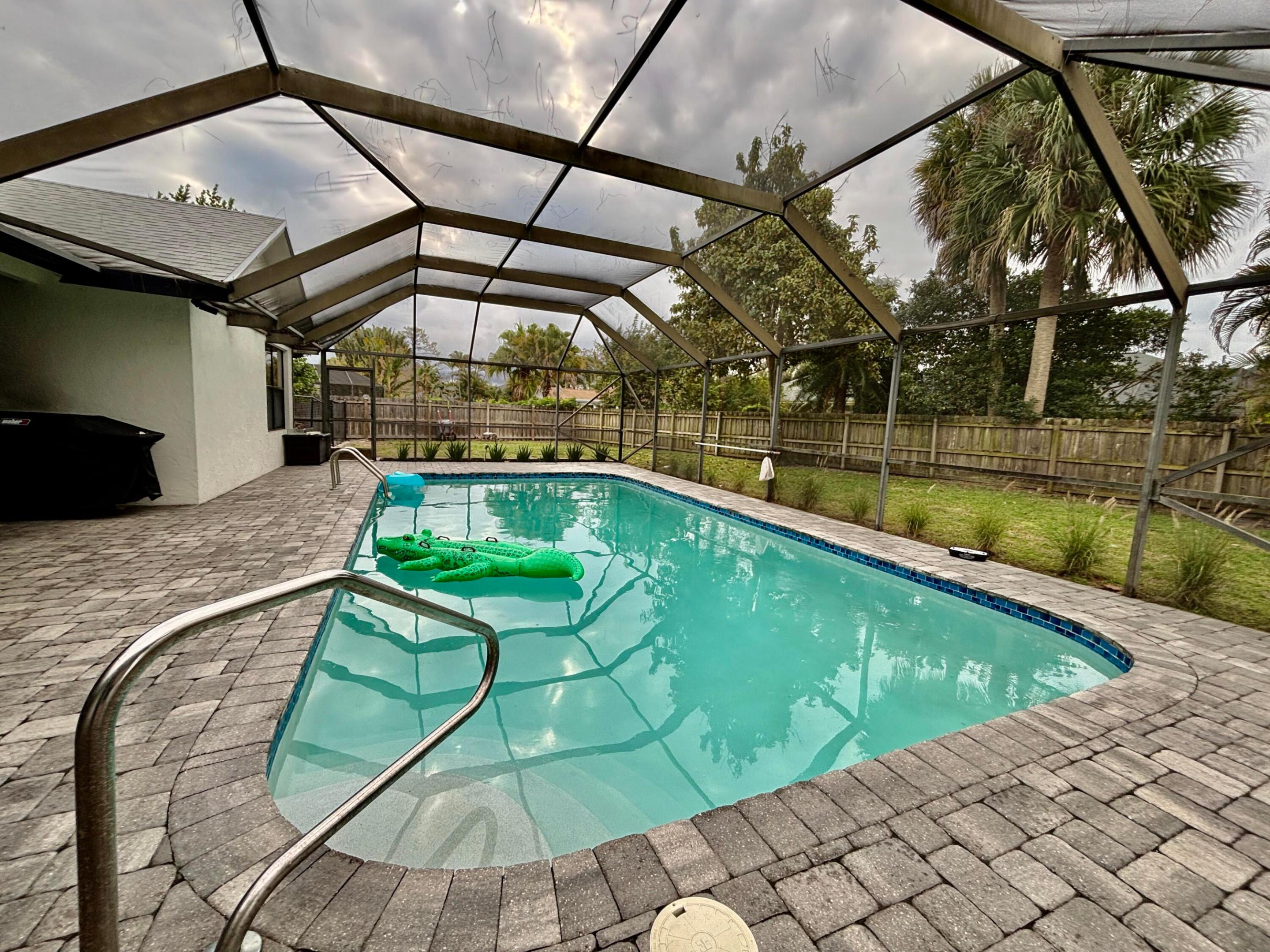 PINEWOOD MANOR OF WELLINGTON - Residential Lease