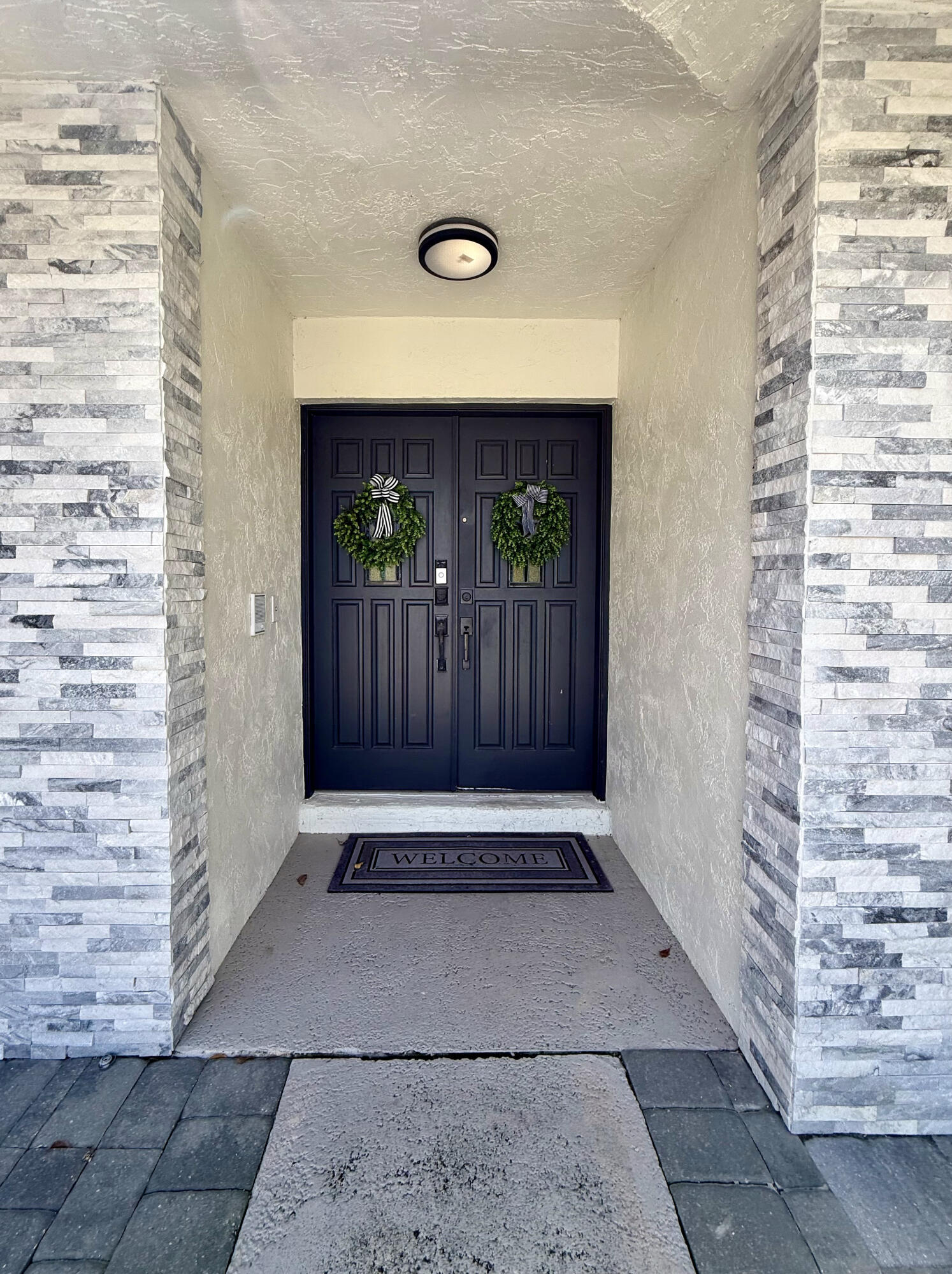 PINEWOOD MANOR OF WELLINGTON - Residential Lease