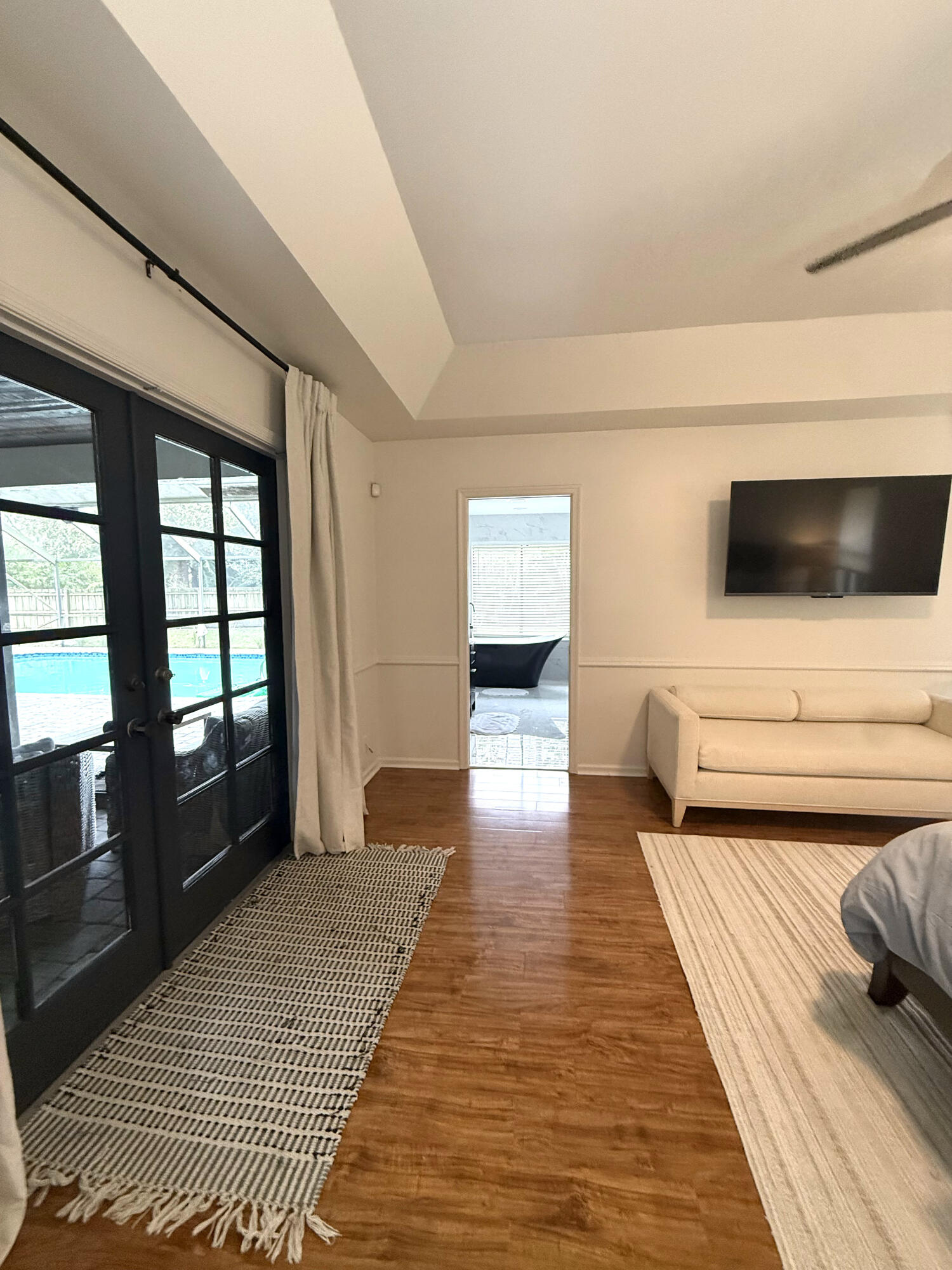 PINEWOOD MANOR OF WELLINGTON - Residential Lease