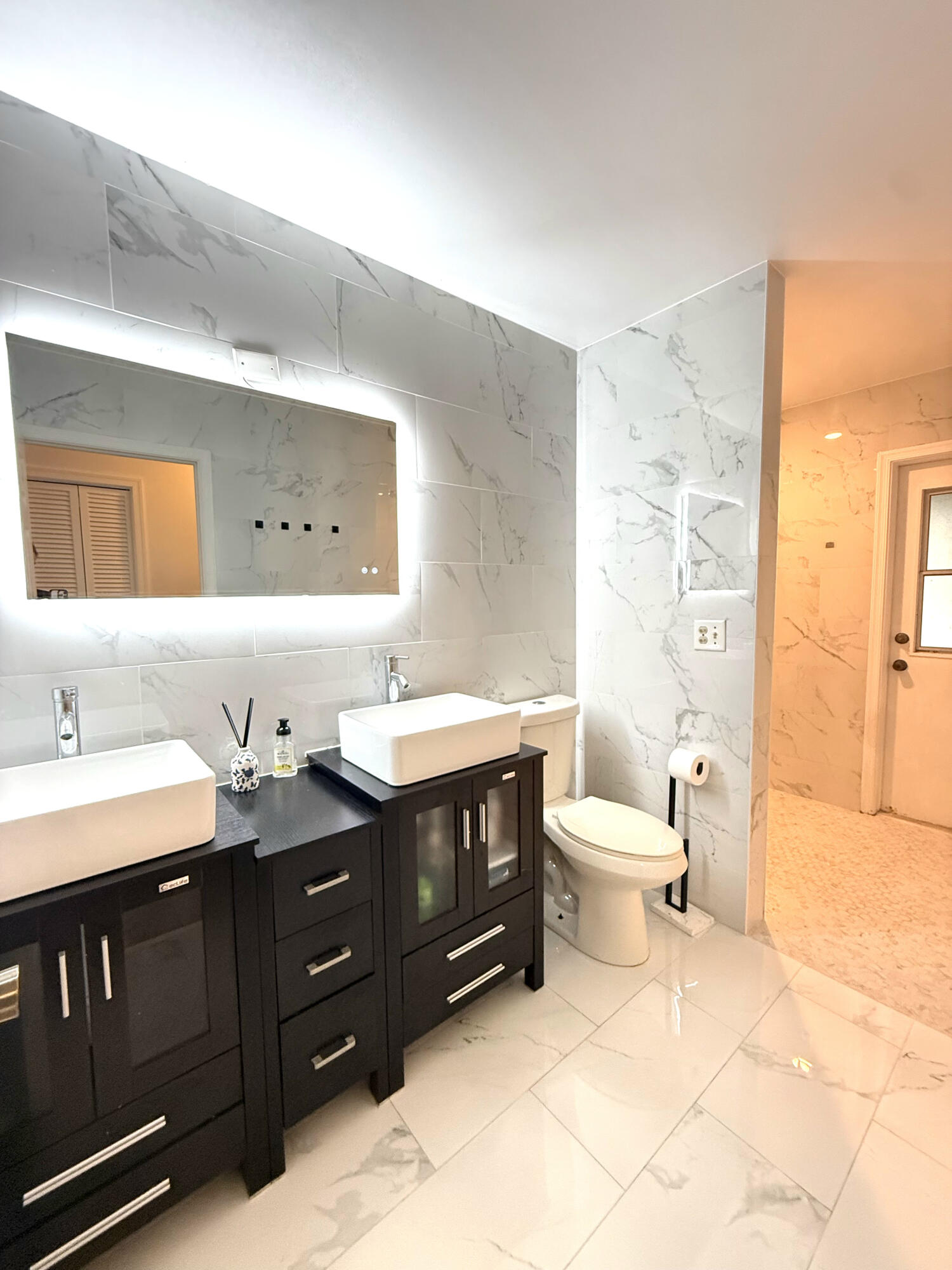 PINEWOOD MANOR OF WELLINGTON - Residential Lease