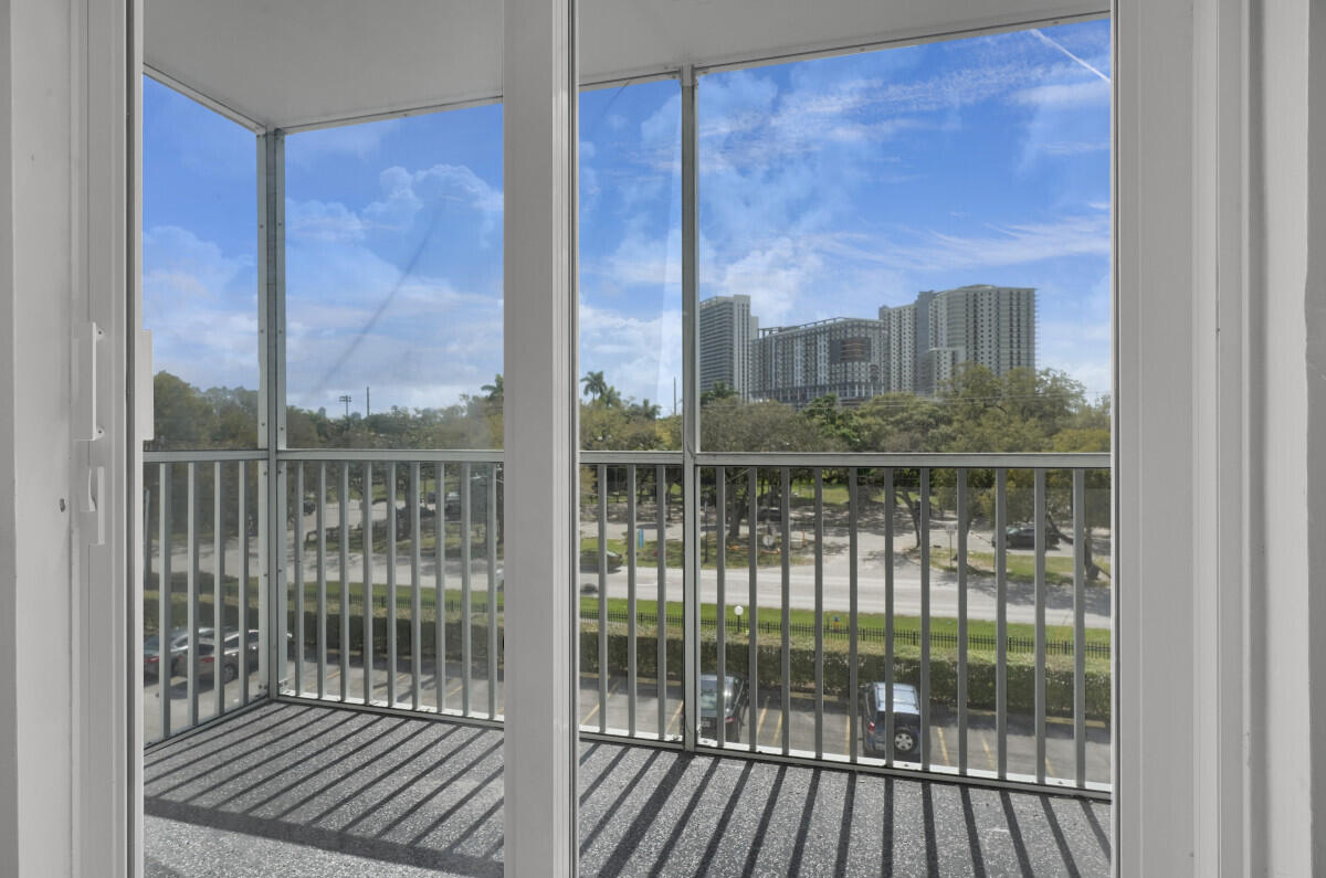 WOODSIDE APTS CONDO - Residential